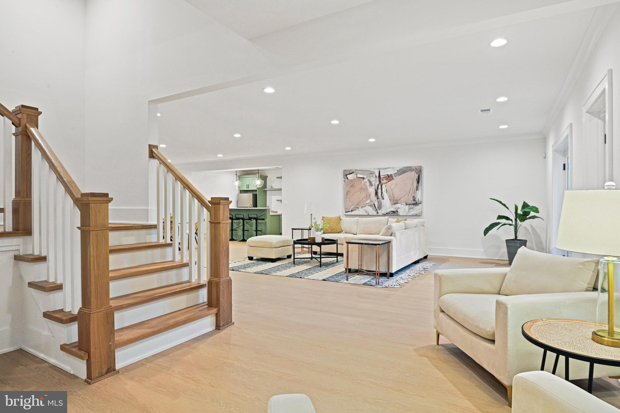 WESTBRIAR COUNTRY CLUB MANOR - Residential