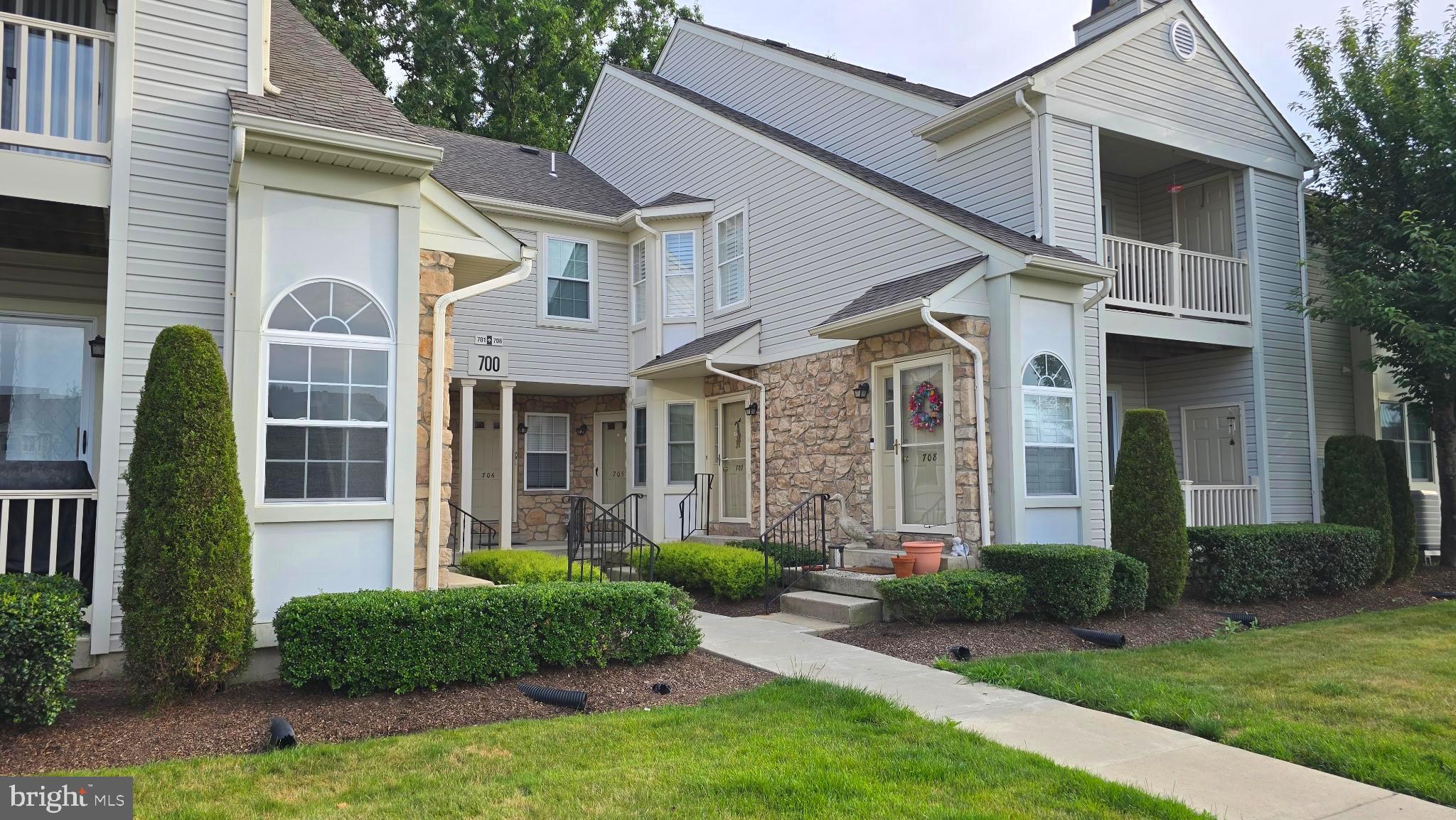 Welcome to this move-in ready 3-bedroom, 2-bath home in the popular Willow Stream Development, just a short distance to shopping and dining. The neutral decor and open floor plan create an inviting, easy-to-live-in space, while a balcony off the back overlooks protected woods and nature for a peaceful, private setting. A full walkout basement offers the potential to nearly double the living area if finished, adding flexibility for recreation, a home office, or guest quarters. Residents enjoy a low condo fee and a pet-friendly community. Conveniently located and well-maintained, this home blends comfort, location, and potential—schedule a showing today.