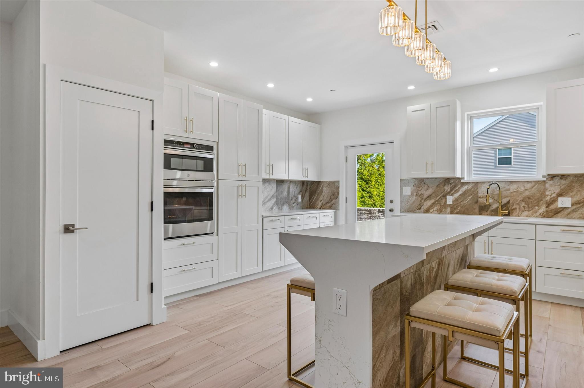 ROXBOROUGH - Residential