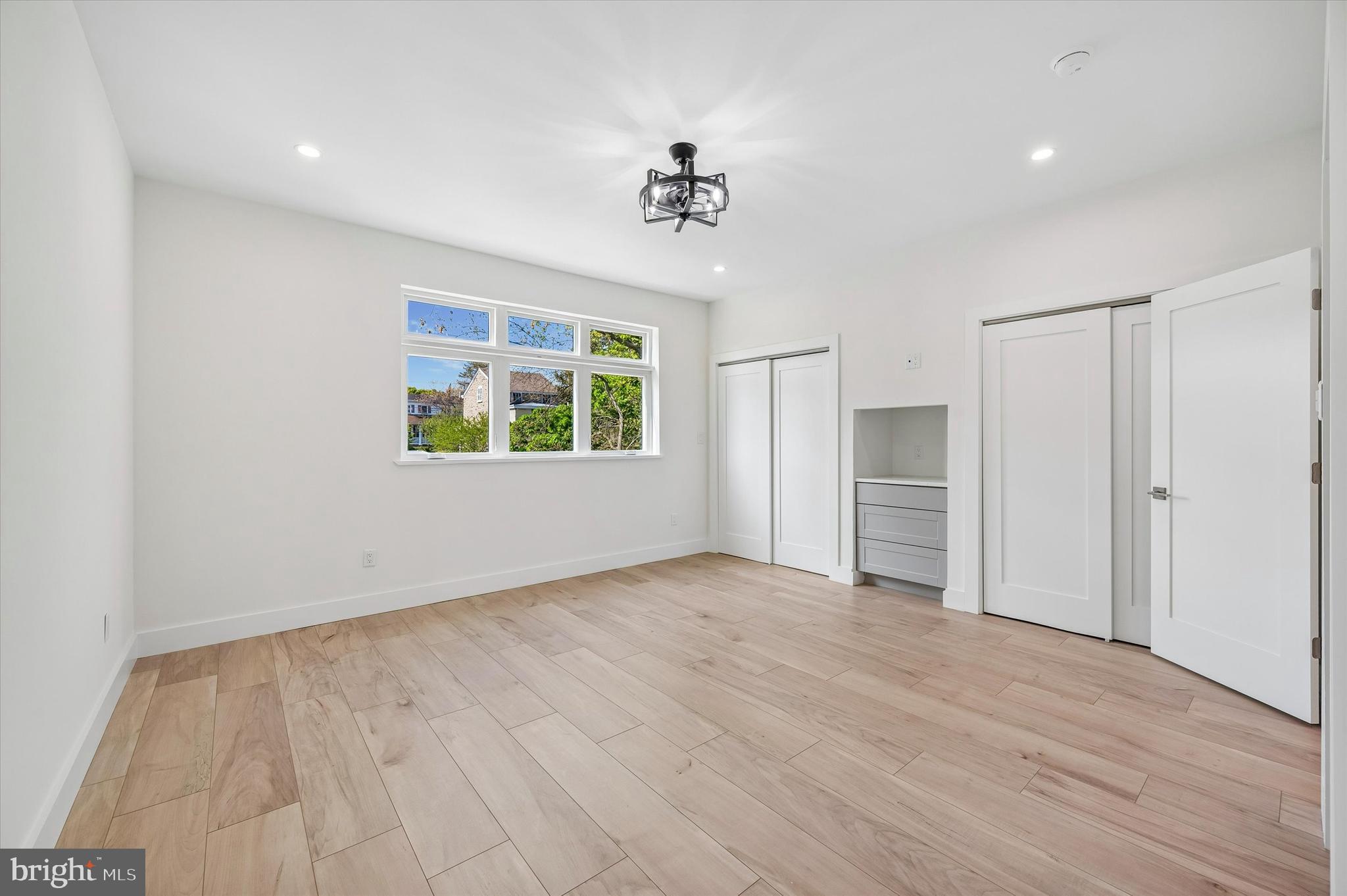 ROXBOROUGH - Residential