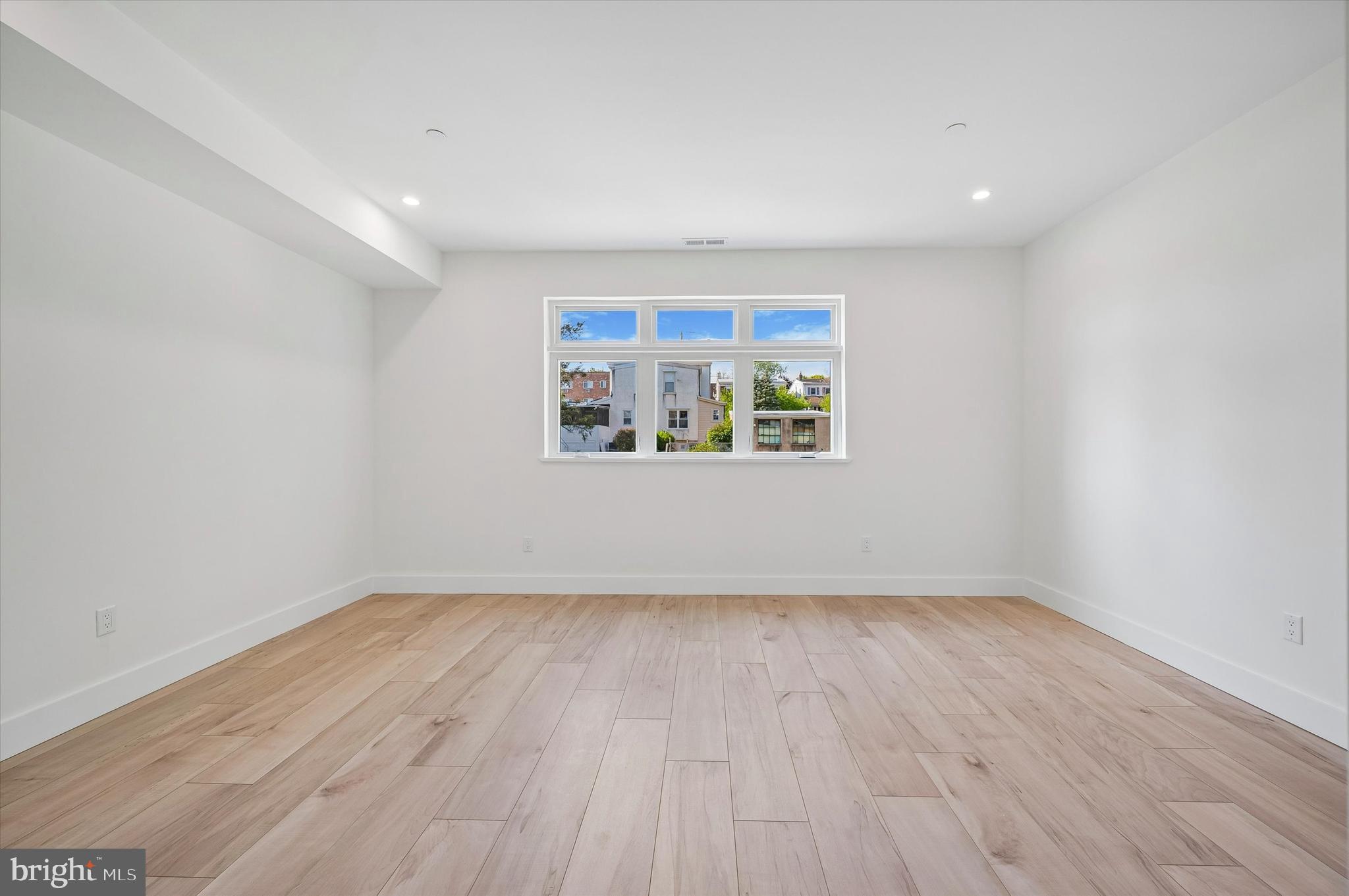 ROXBOROUGH - Residential
