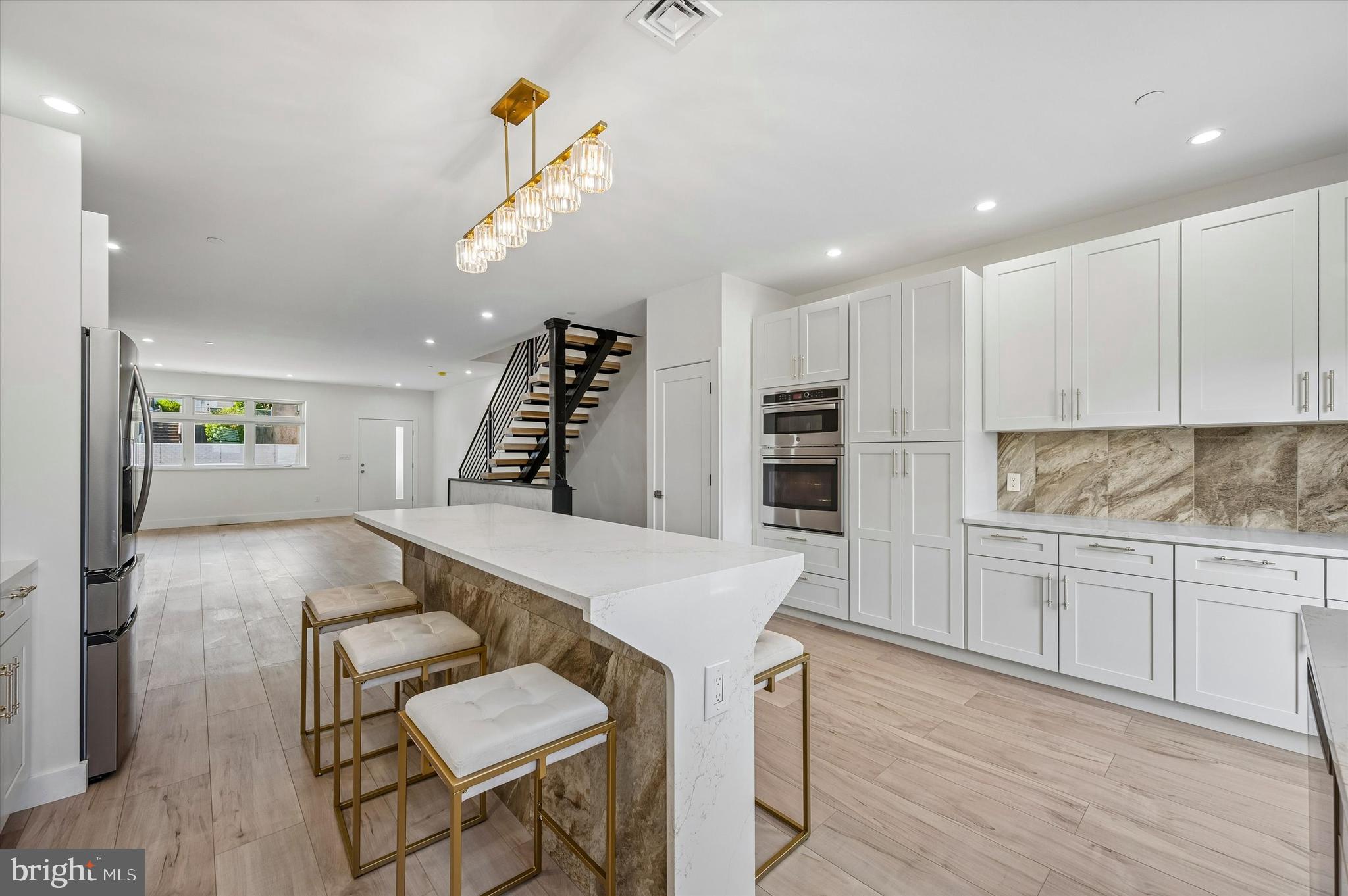 ROXBOROUGH - Residential