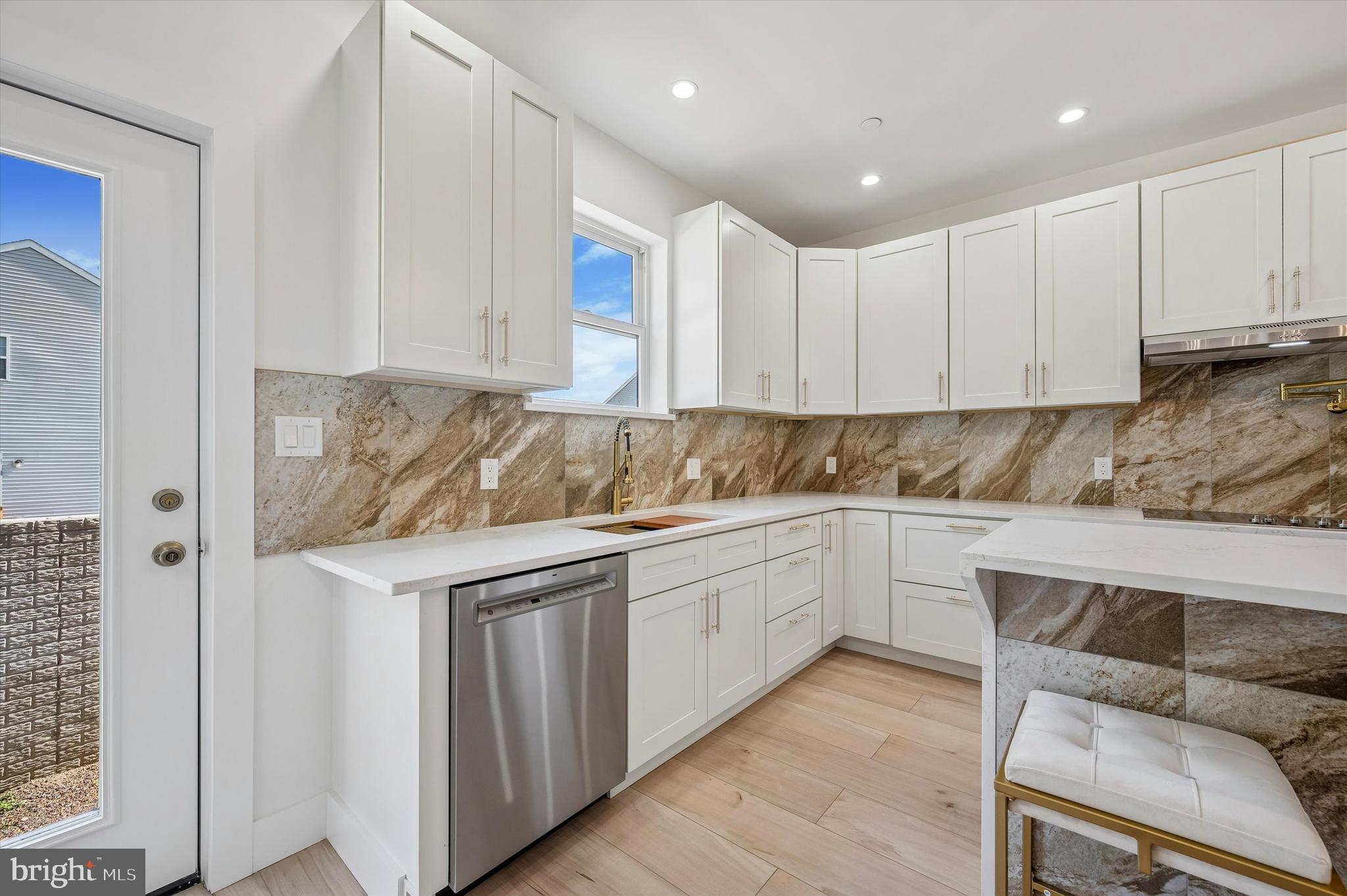 ROXBOROUGH - Residential