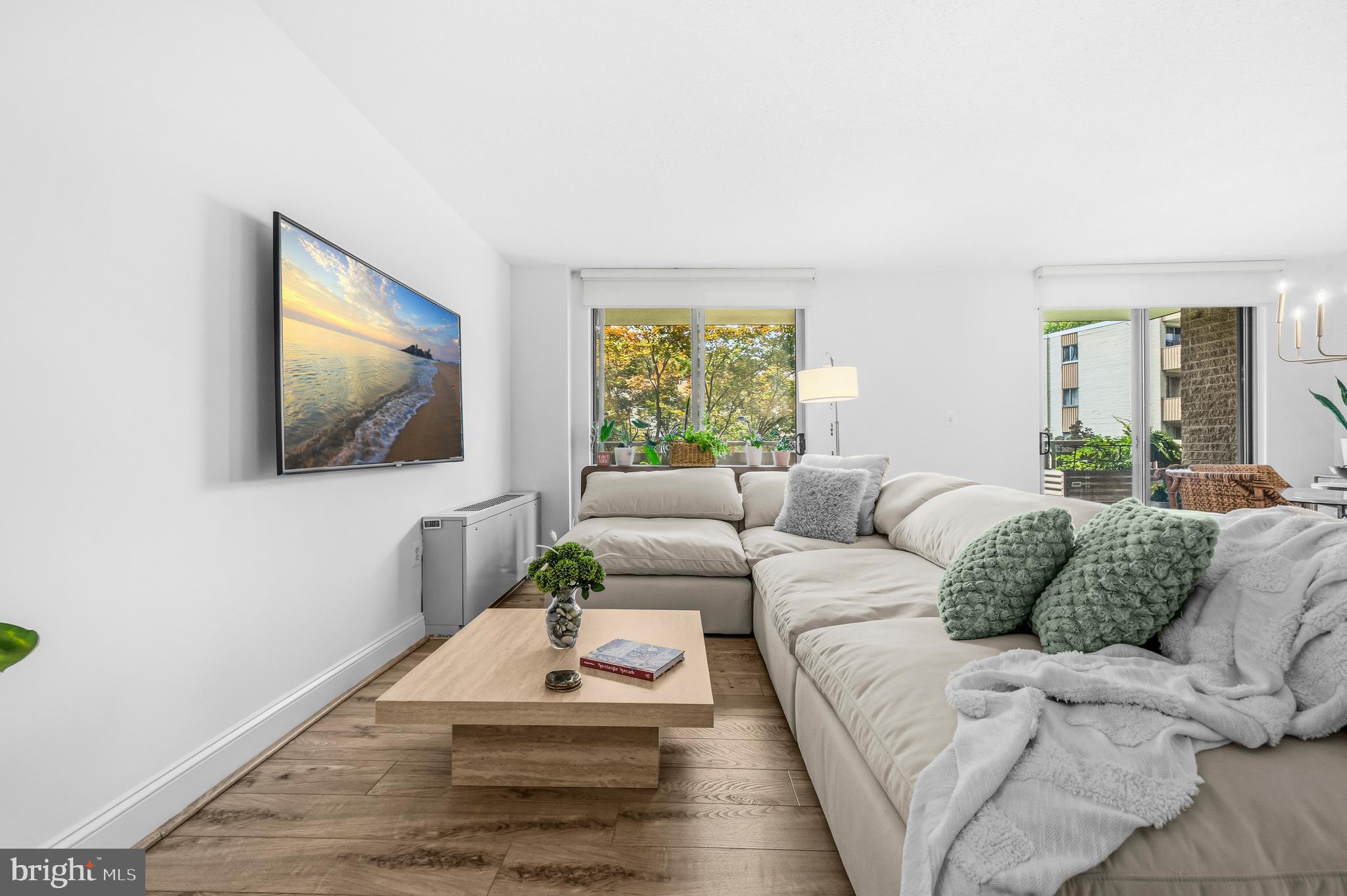 LAKESIDE TERRACE - Residential