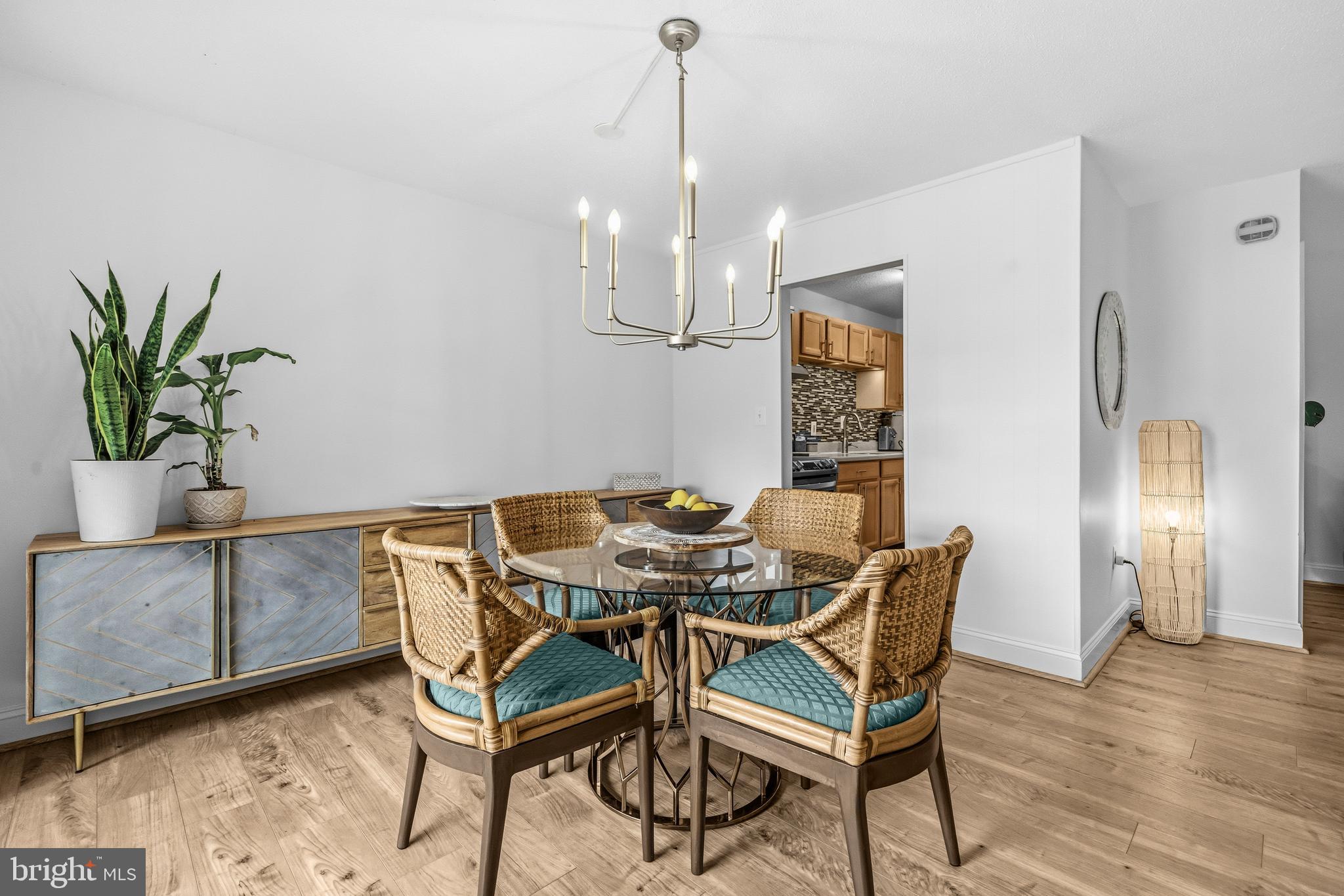 LAKESIDE TERRACE - Residential