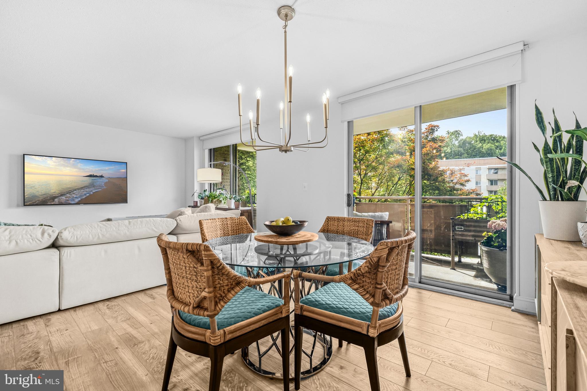 LAKESIDE TERRACE - Residential