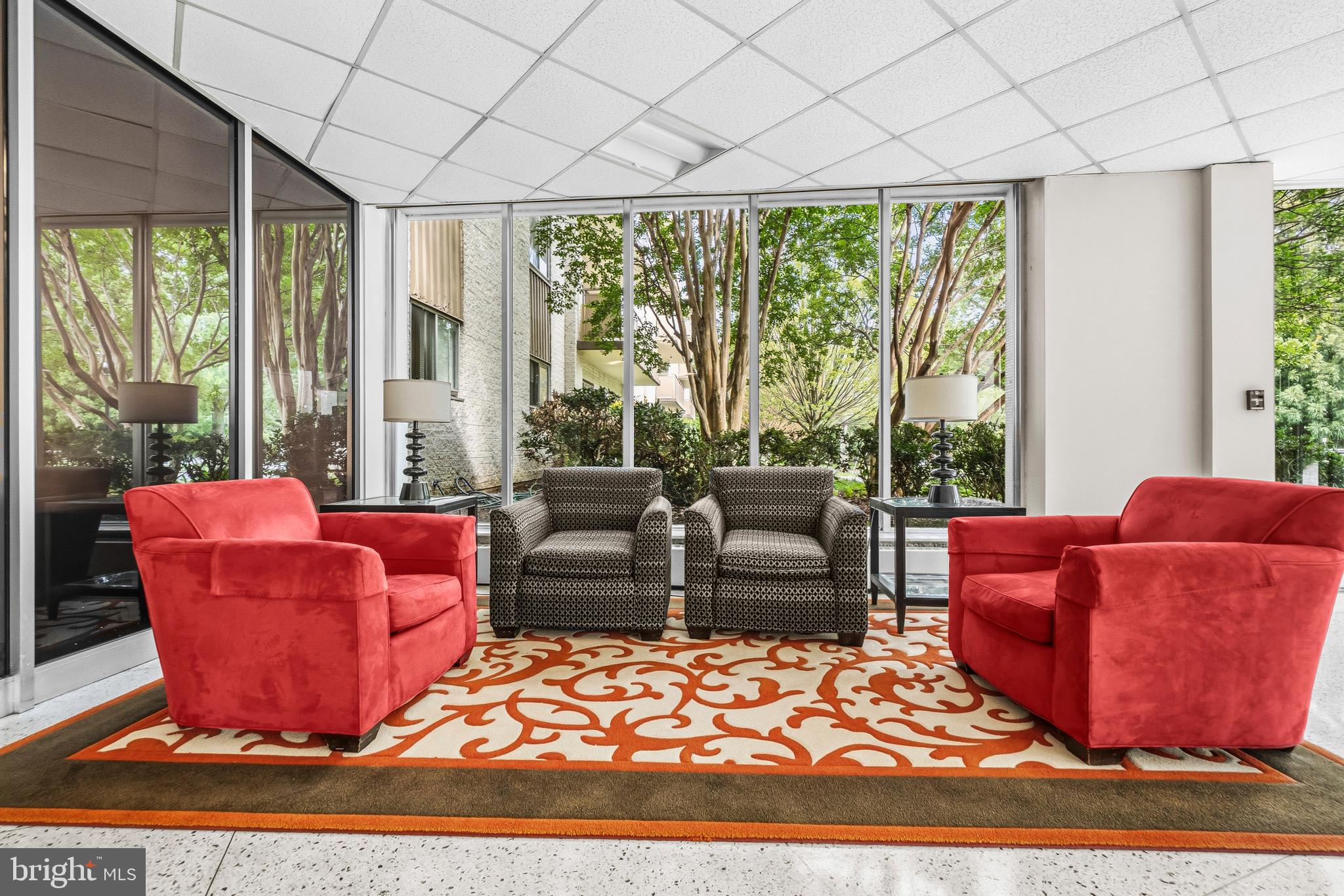 LAKESIDE TERRACE - Residential