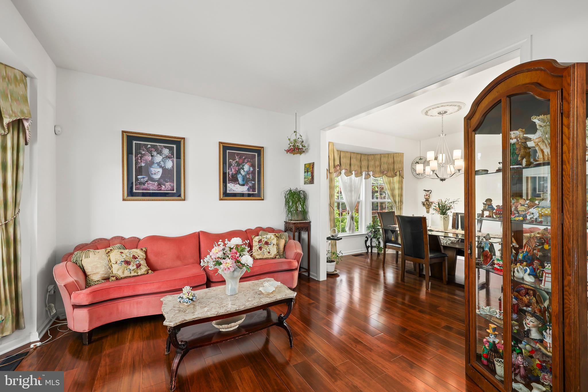 ASHBURN VILLAGE - Residential