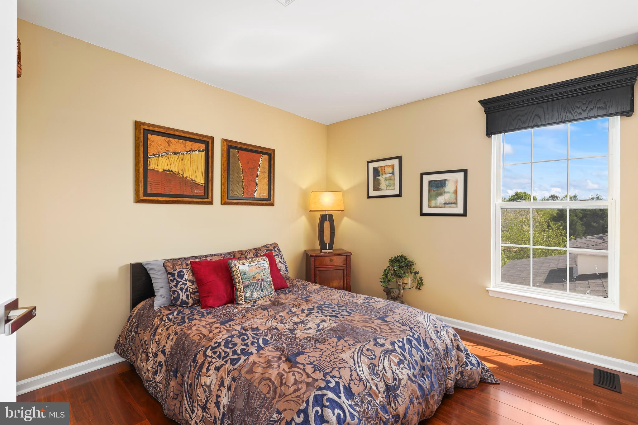 ASHBURN VILLAGE - Residential