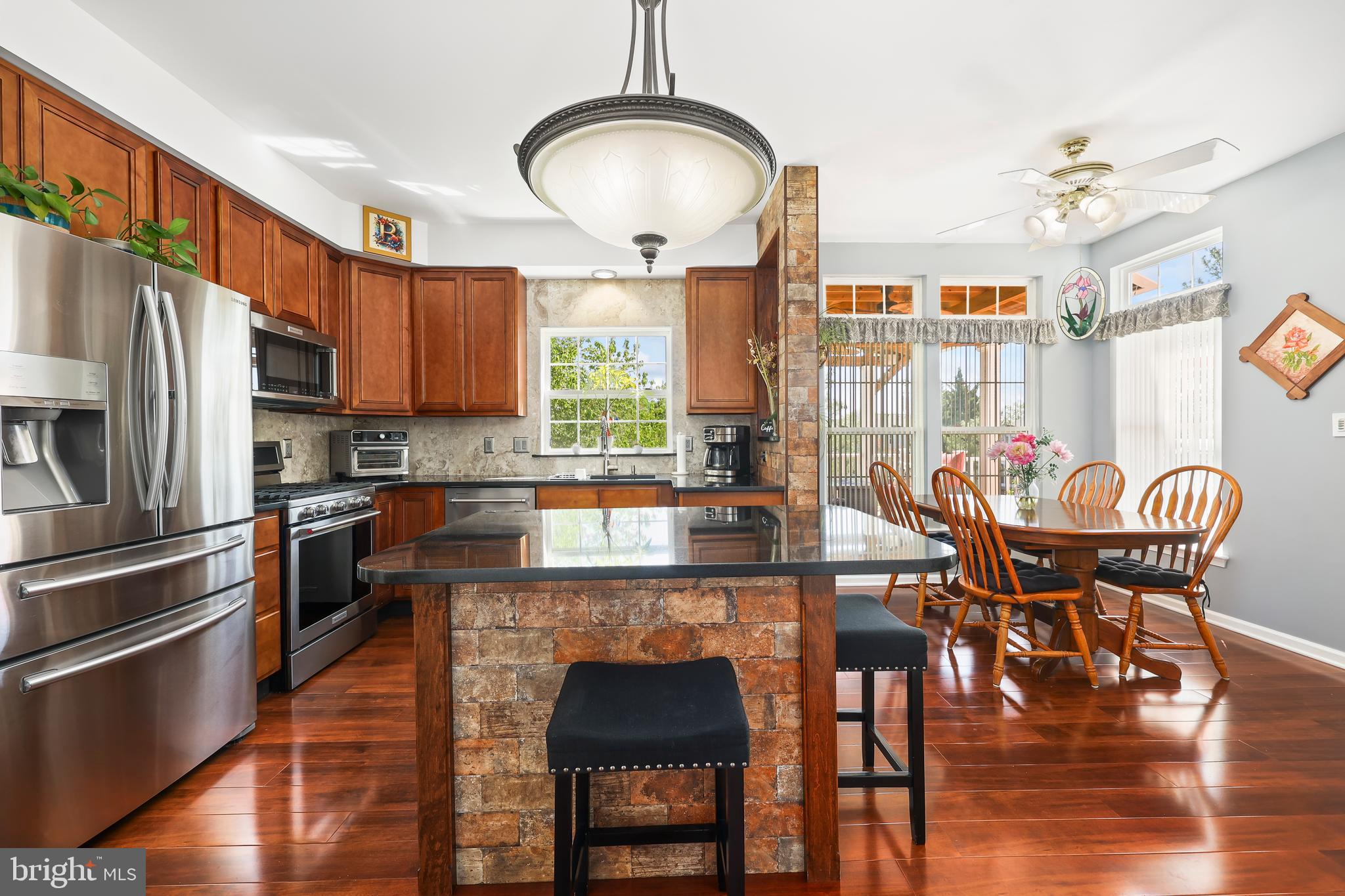 ASHBURN VILLAGE - Residential