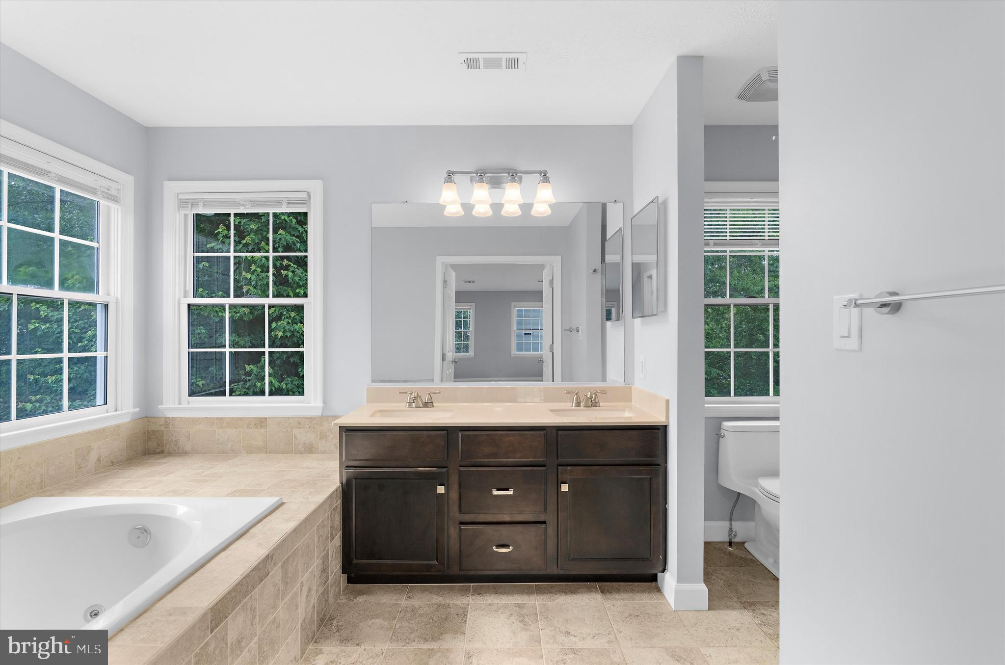 WOODLAND RUN - Residential