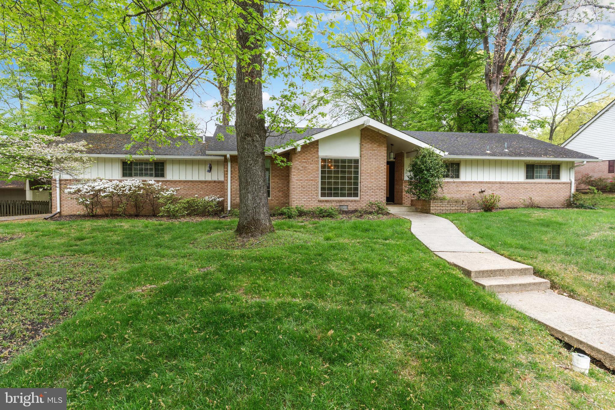 This stunning  2,000 sq. ft. home features 3 bedrooms, 2.5 bathrooms, and a 2-car garage on a huge corner lot. Inside, you’ll find beautiful, wide-plank flooring throughout. The cozy family room includes a brick fireplace  (not for use) and built-in shelving. The kitchen boasts granite countertops and stainless steel appliances. 

The fenced rear yard is perfect for entertaining, complete with a patio ideal for barbecues. This home is just minutes away from Washington, D.C., National Harbor, outlet shopping, MGM, and Tantallon Marina.s,MGM,Tantallon Marina.  Do not miss out on this beautiful home! No pets Fire place not to be used.