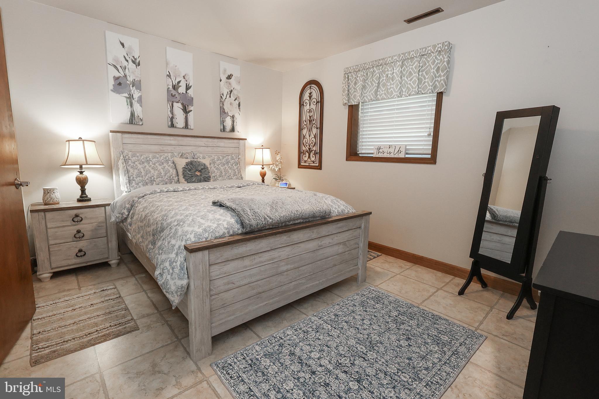 CEDAR COVE - Residential