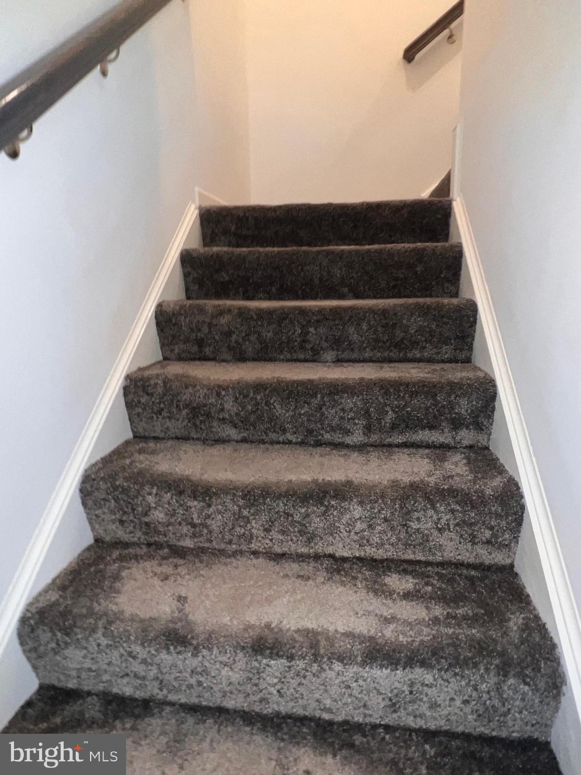 BRIAR RUN - Residential Lease