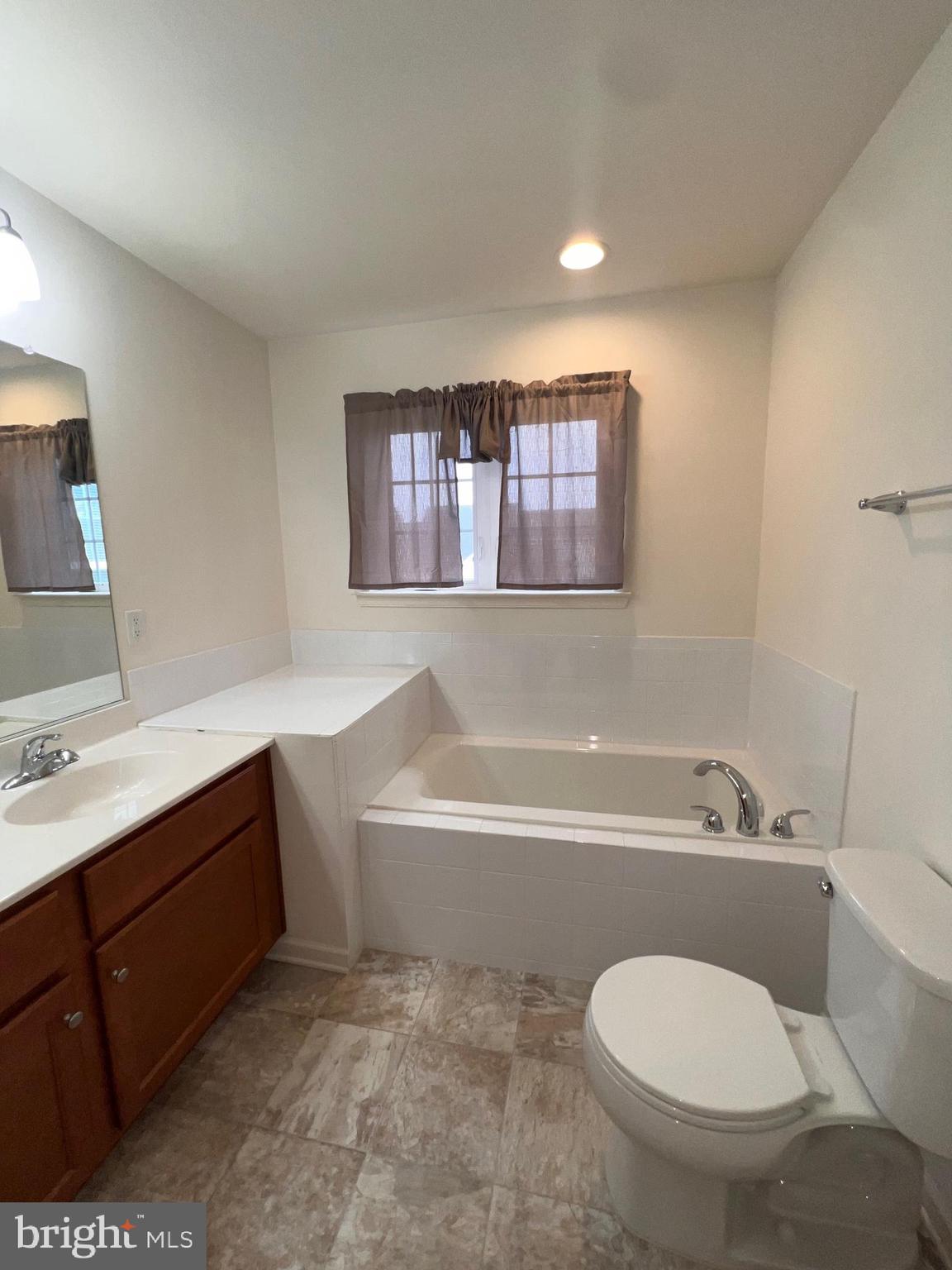 BRIAR RUN - Residential Lease