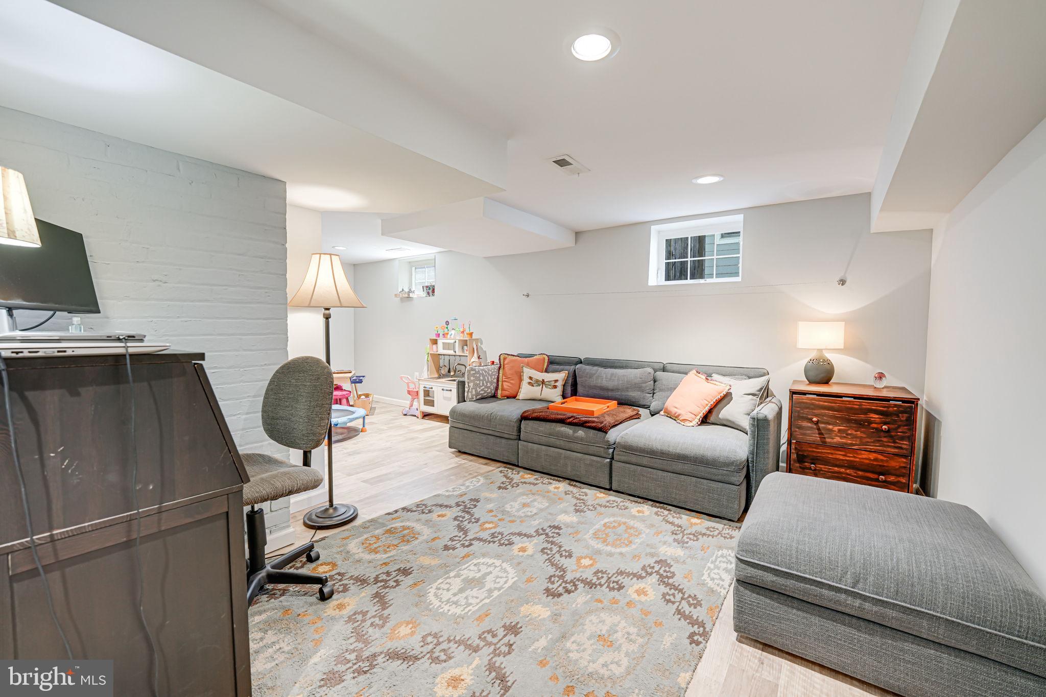 BRADDOCK HEIGHTS - Residential