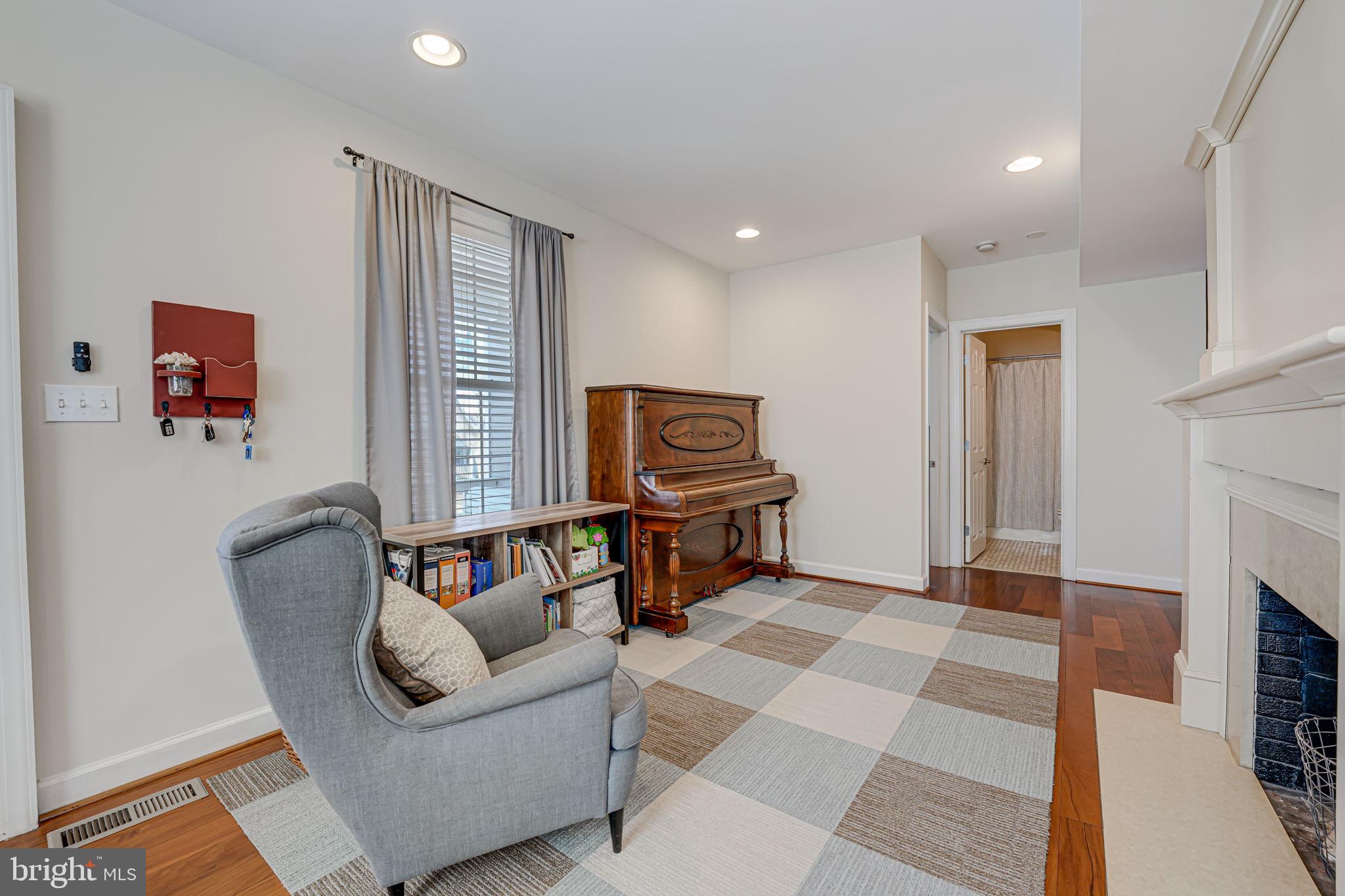BRADDOCK HEIGHTS - Residential
