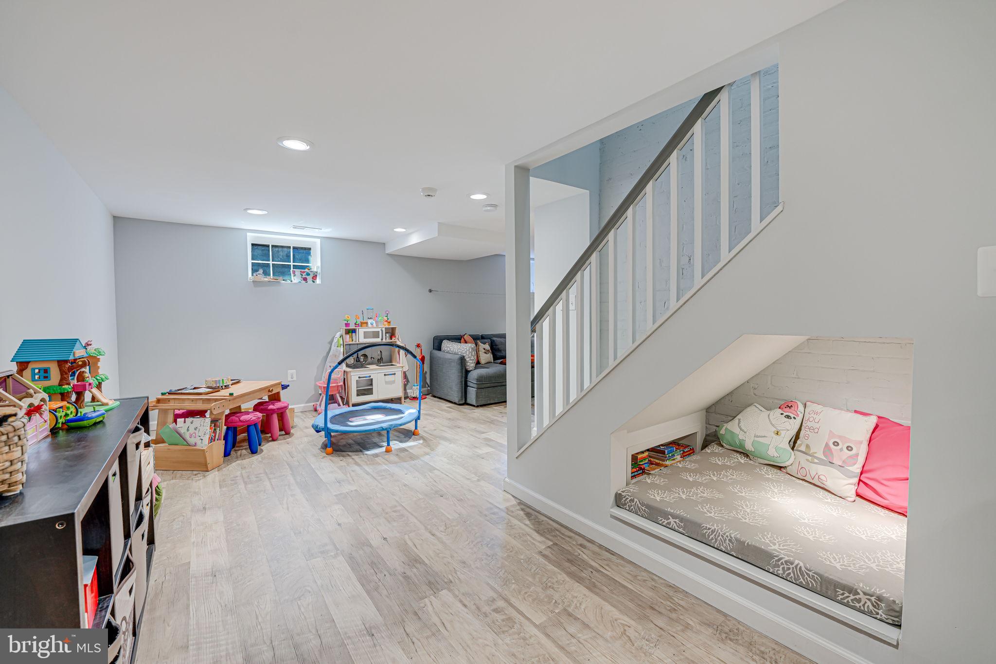BRADDOCK HEIGHTS - Residential