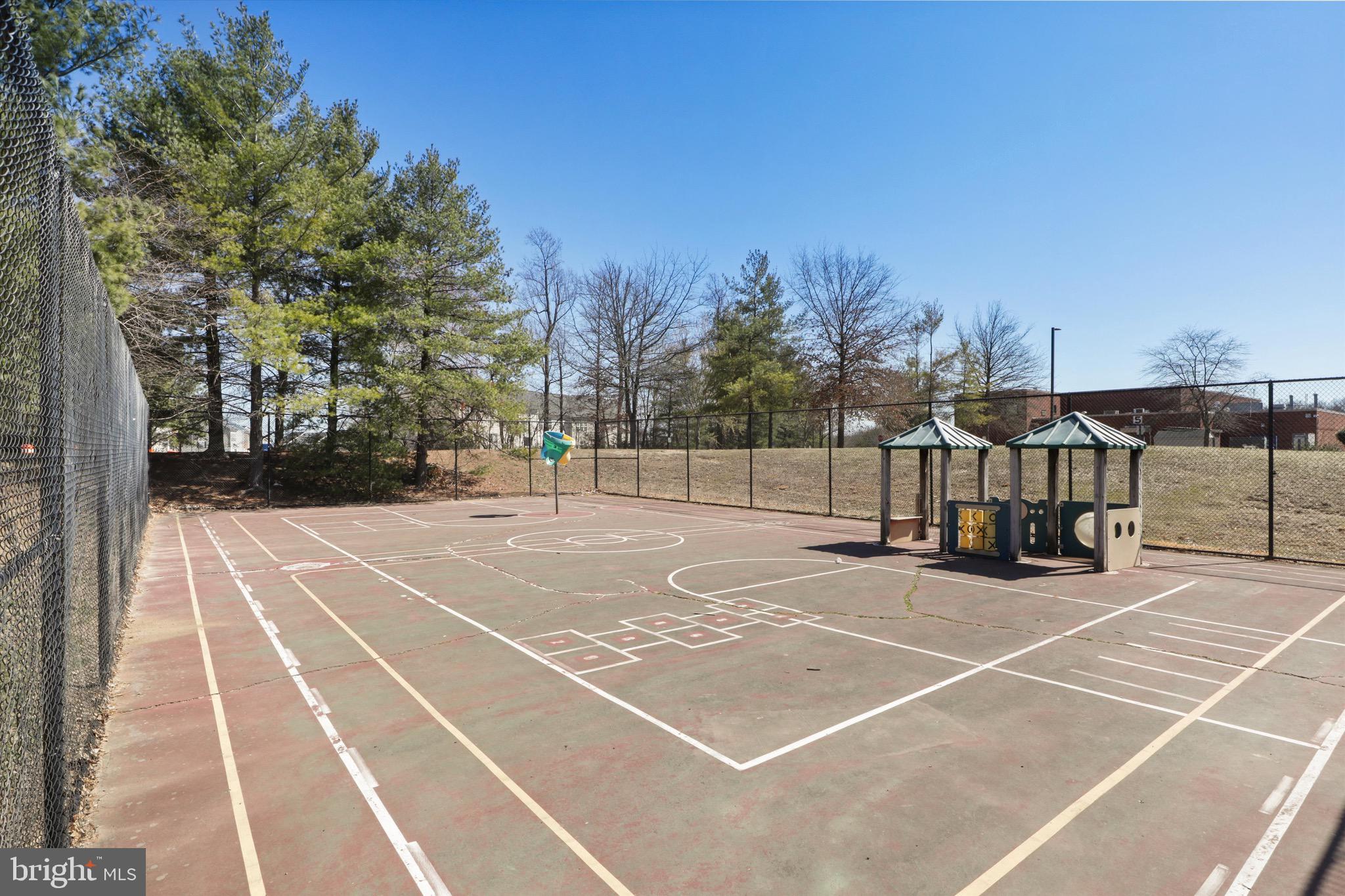 RIVER OAKS - Residential