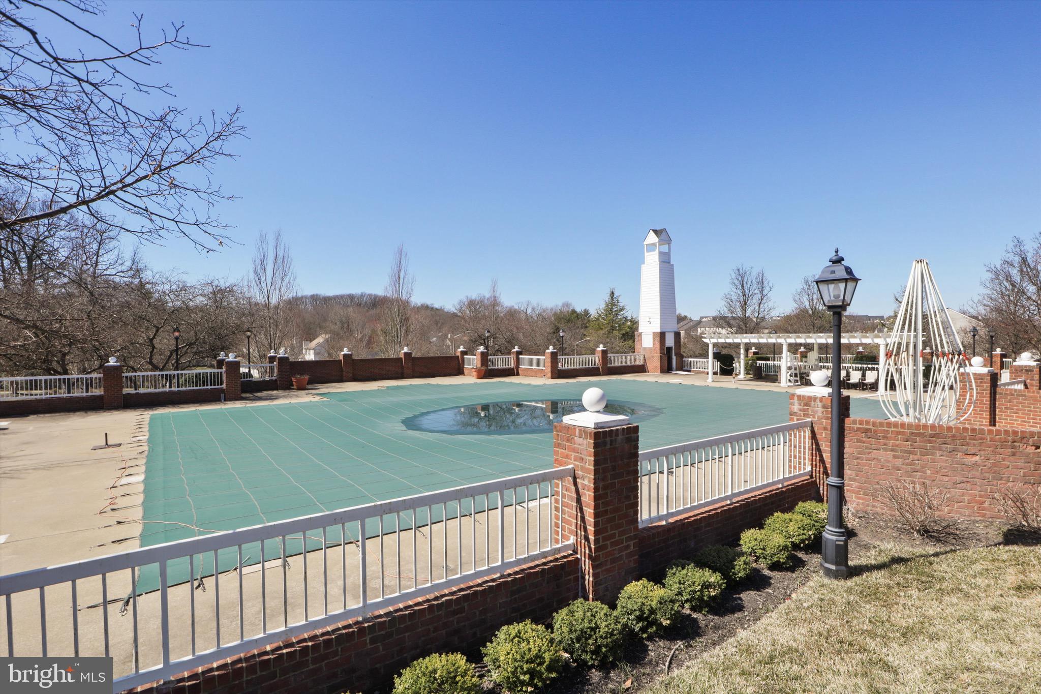RIVER OAKS - Residential