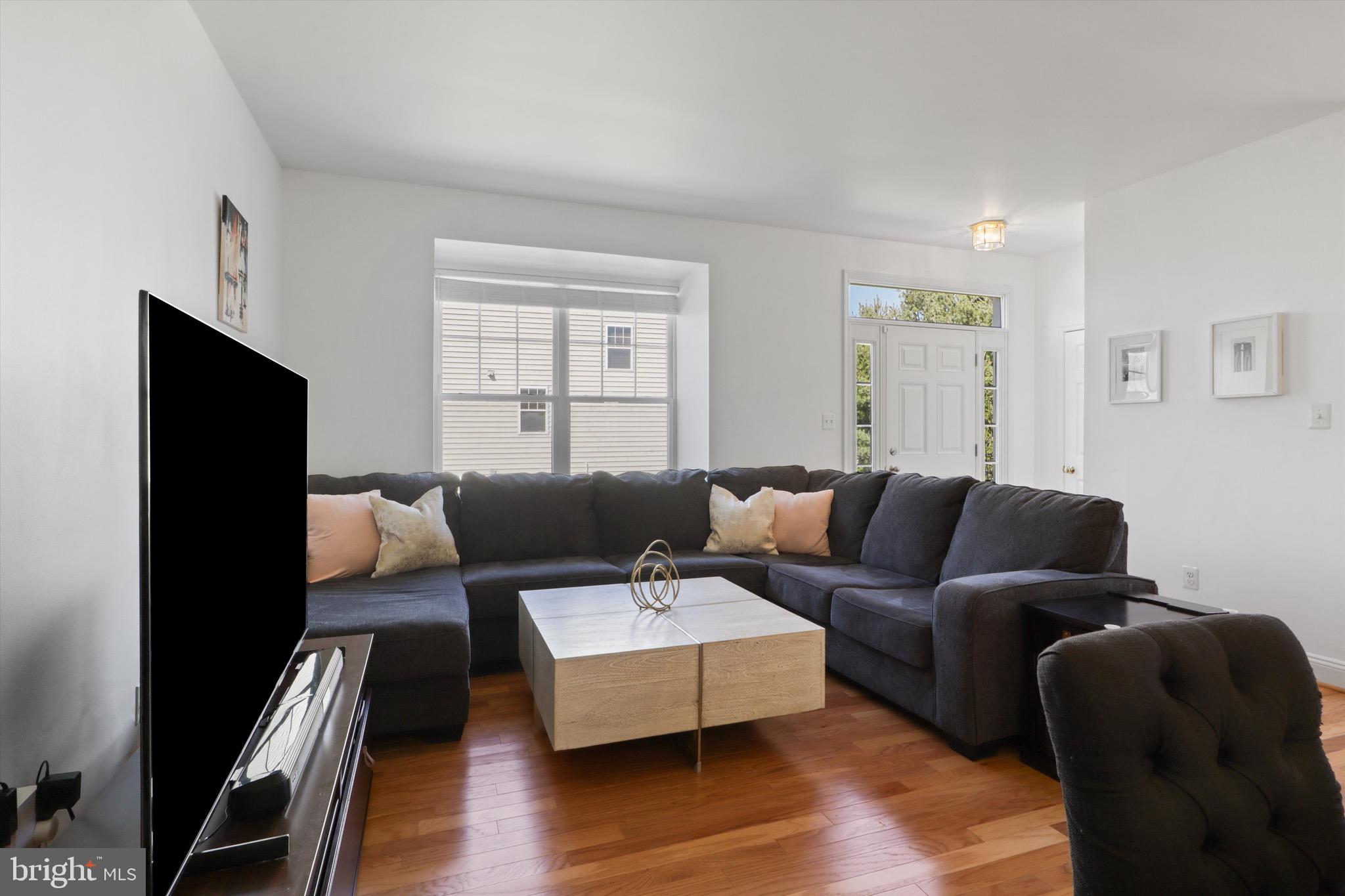 RIVER OAKS - Residential