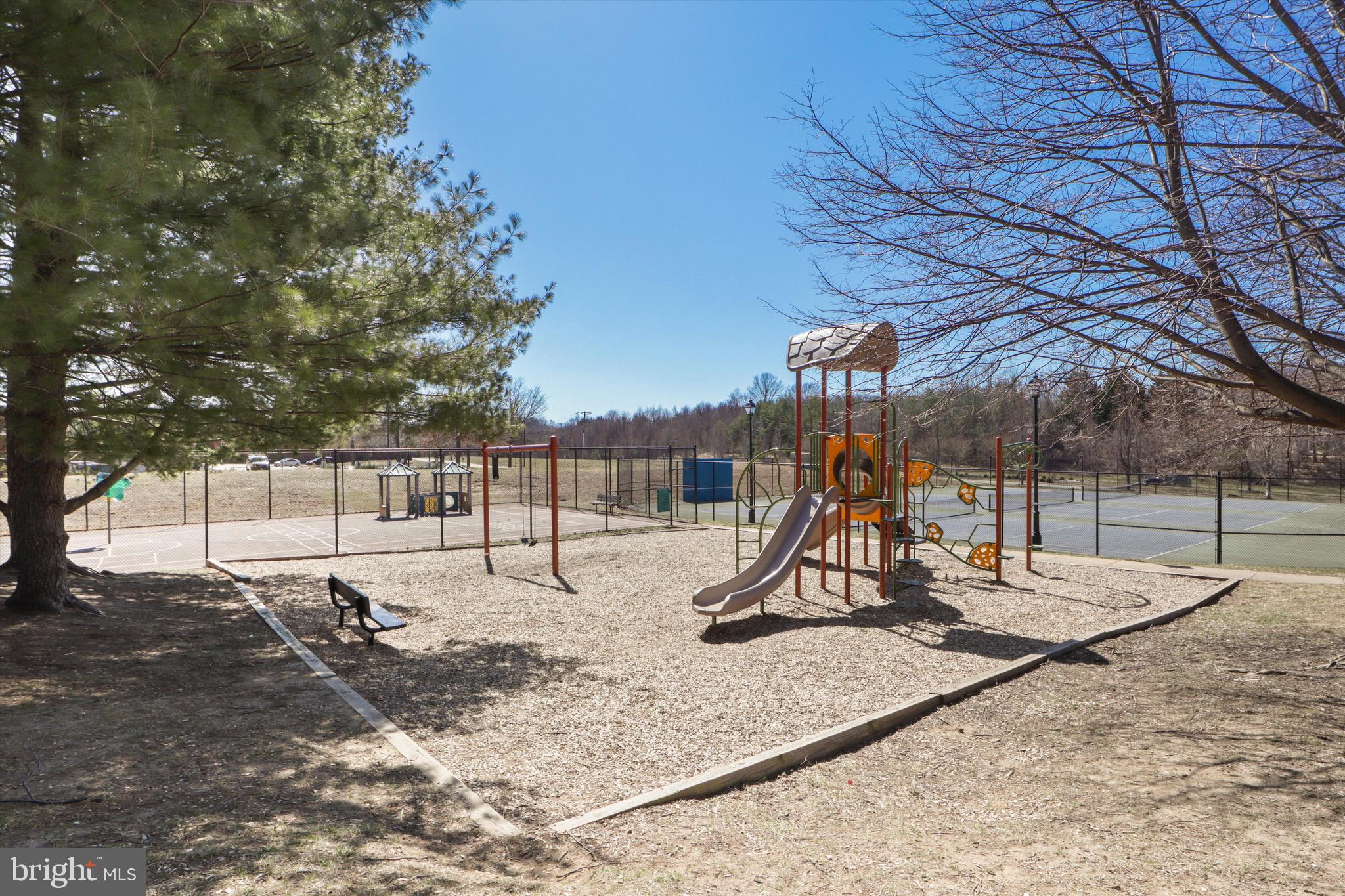 RIVER OAKS - Residential