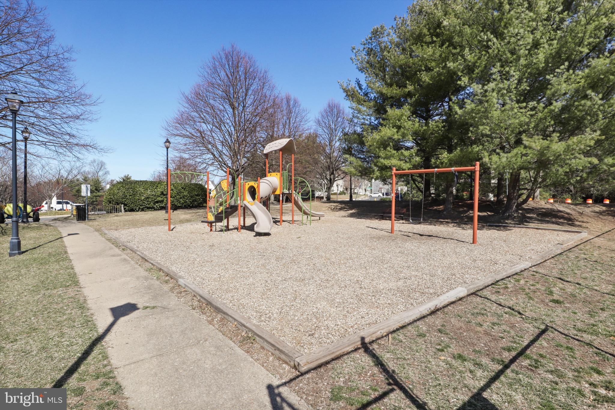 RIVER OAKS - Residential
