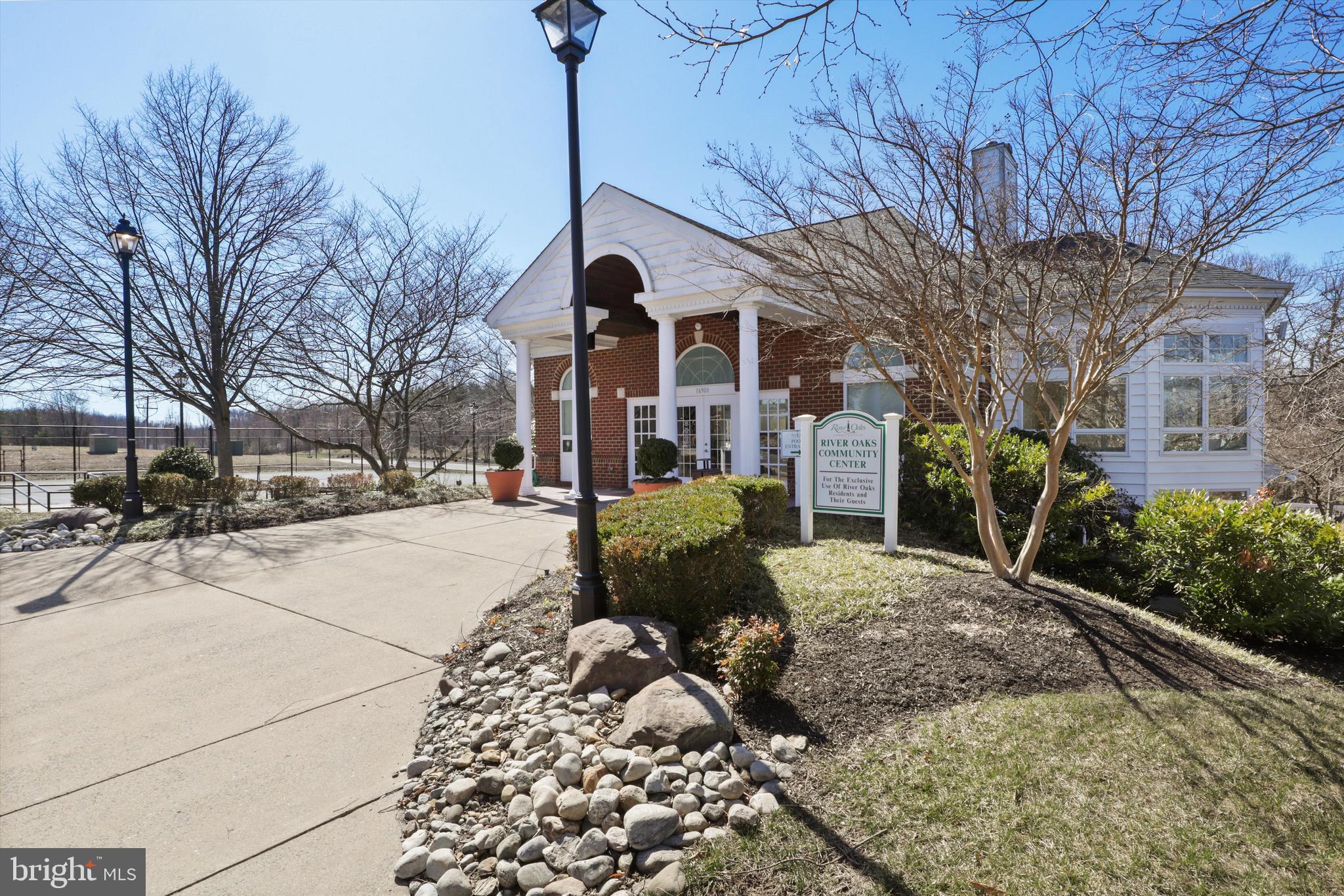 RIVER OAKS - Residential