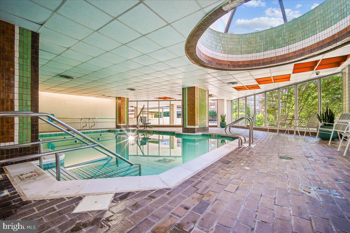 THE ELIZABETH - Residential