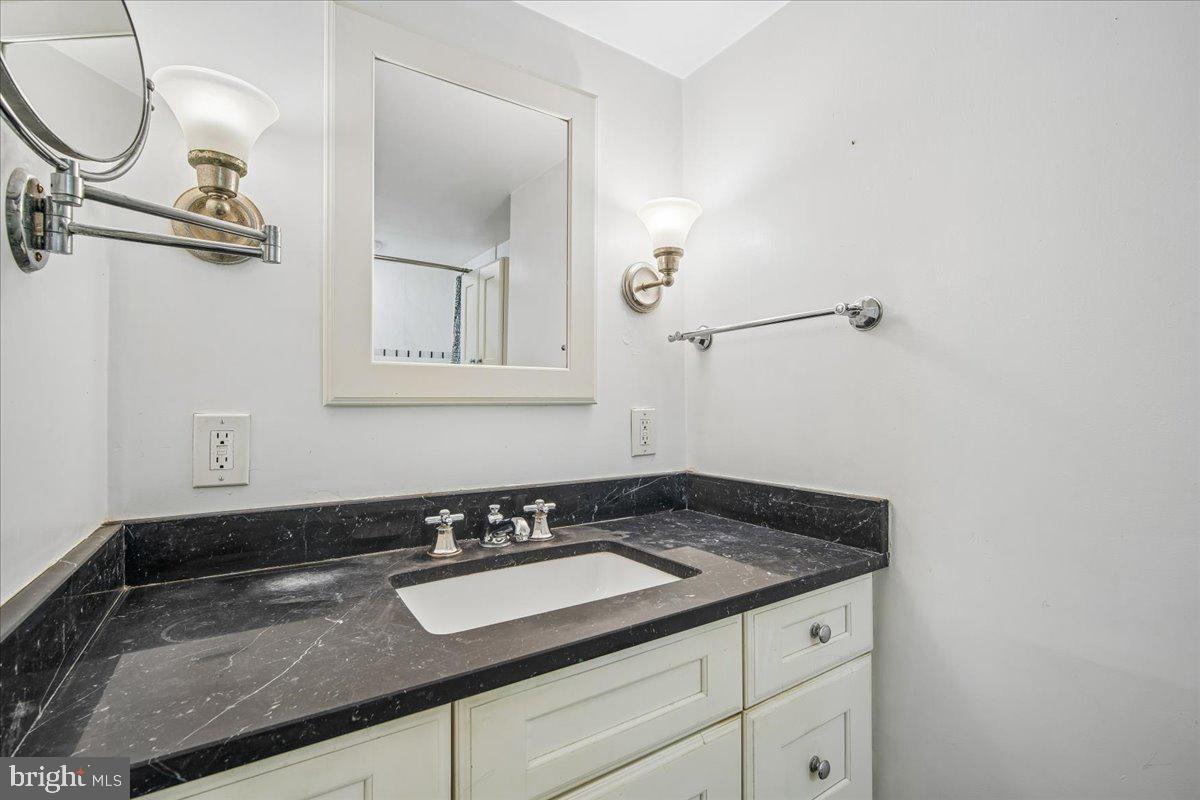 THE ELIZABETH - Residential
