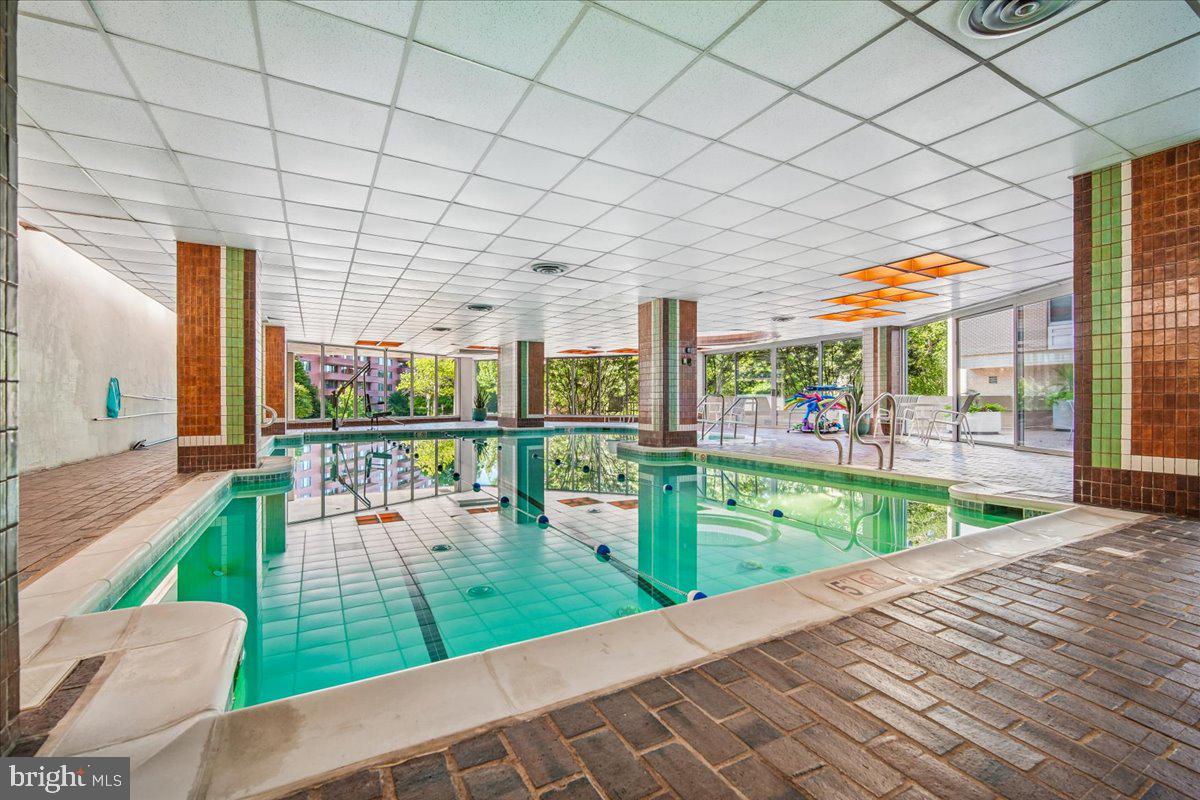 THE ELIZABETH - Residential