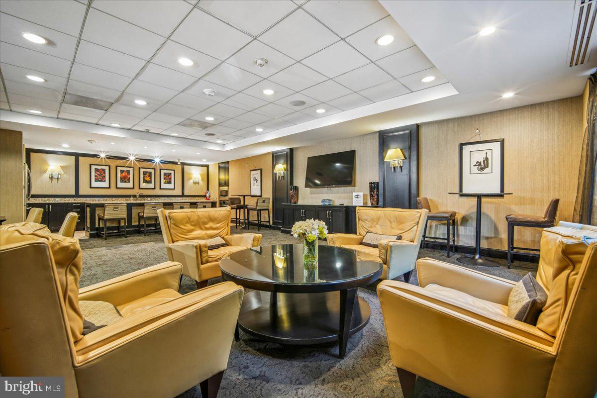 THE ELIZABETH - Residential