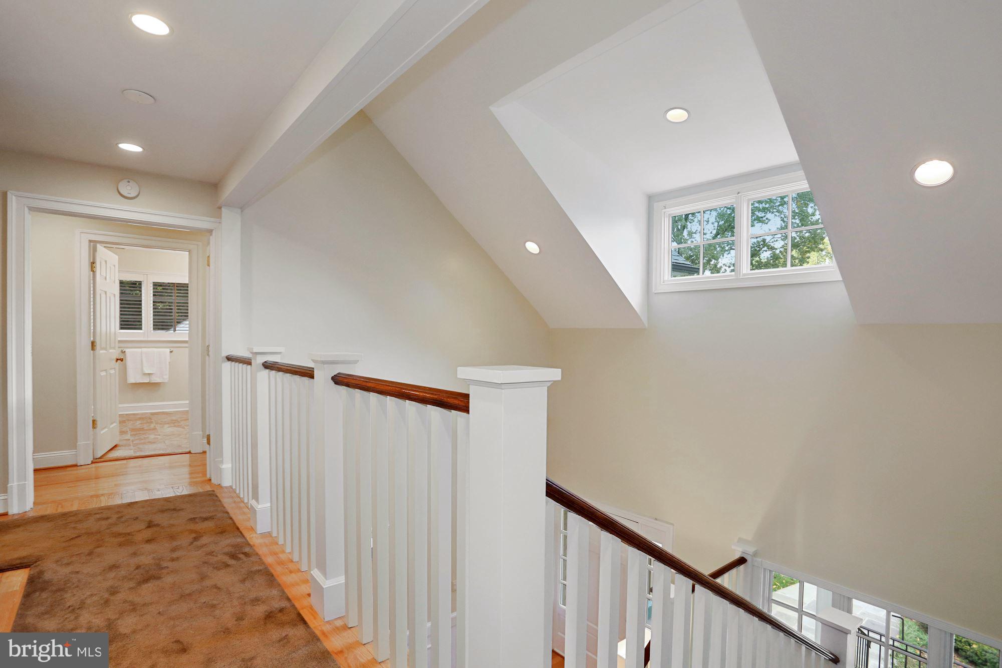 COUNTRY CLUB HILLS - Residential