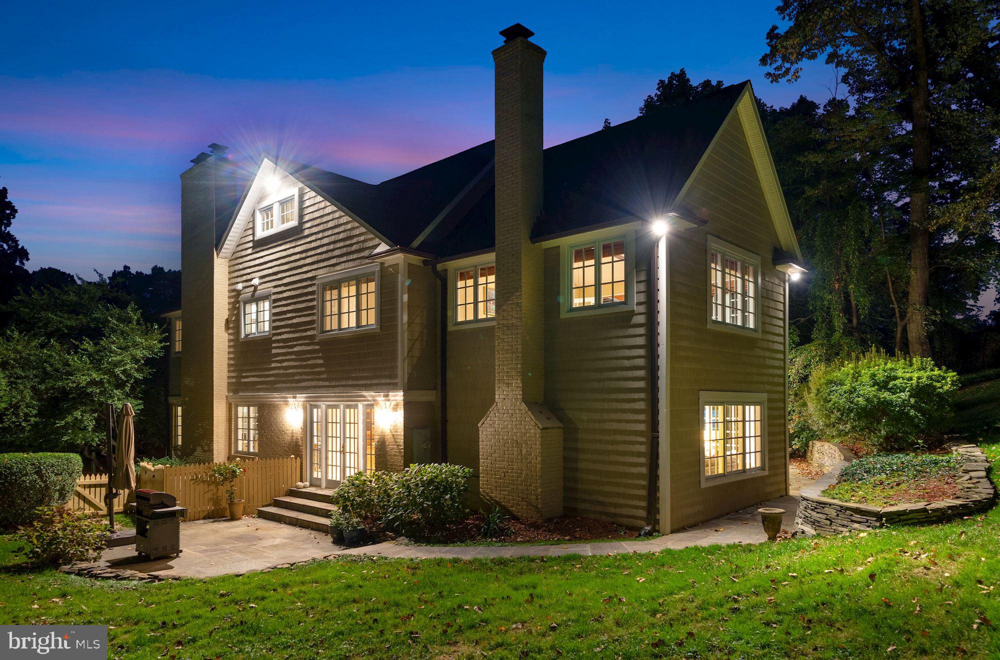 COUNTRY CLUB HILLS - Residential