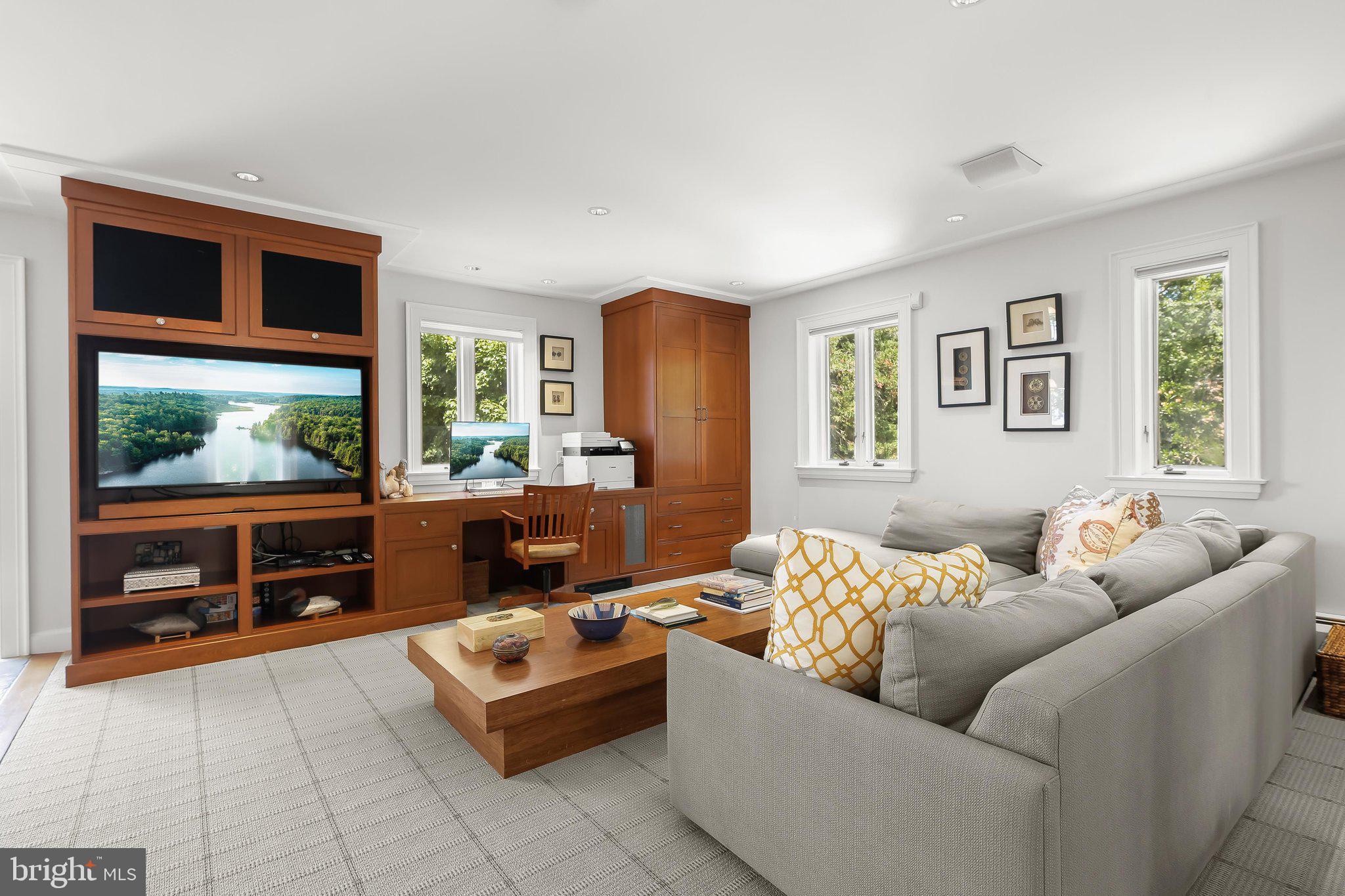GIBSON ISLAND - Residential
