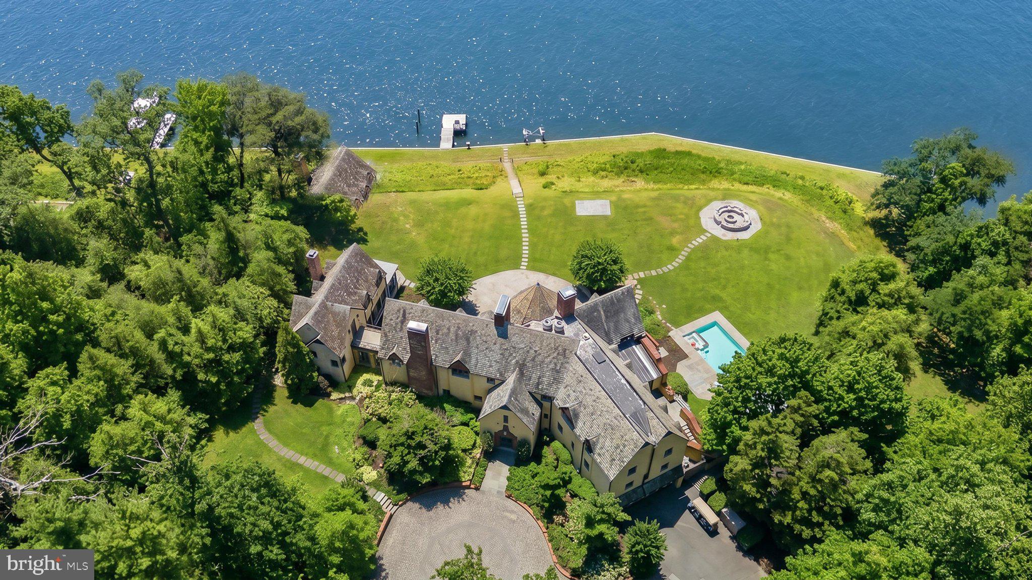 GIBSON ISLAND - Residential