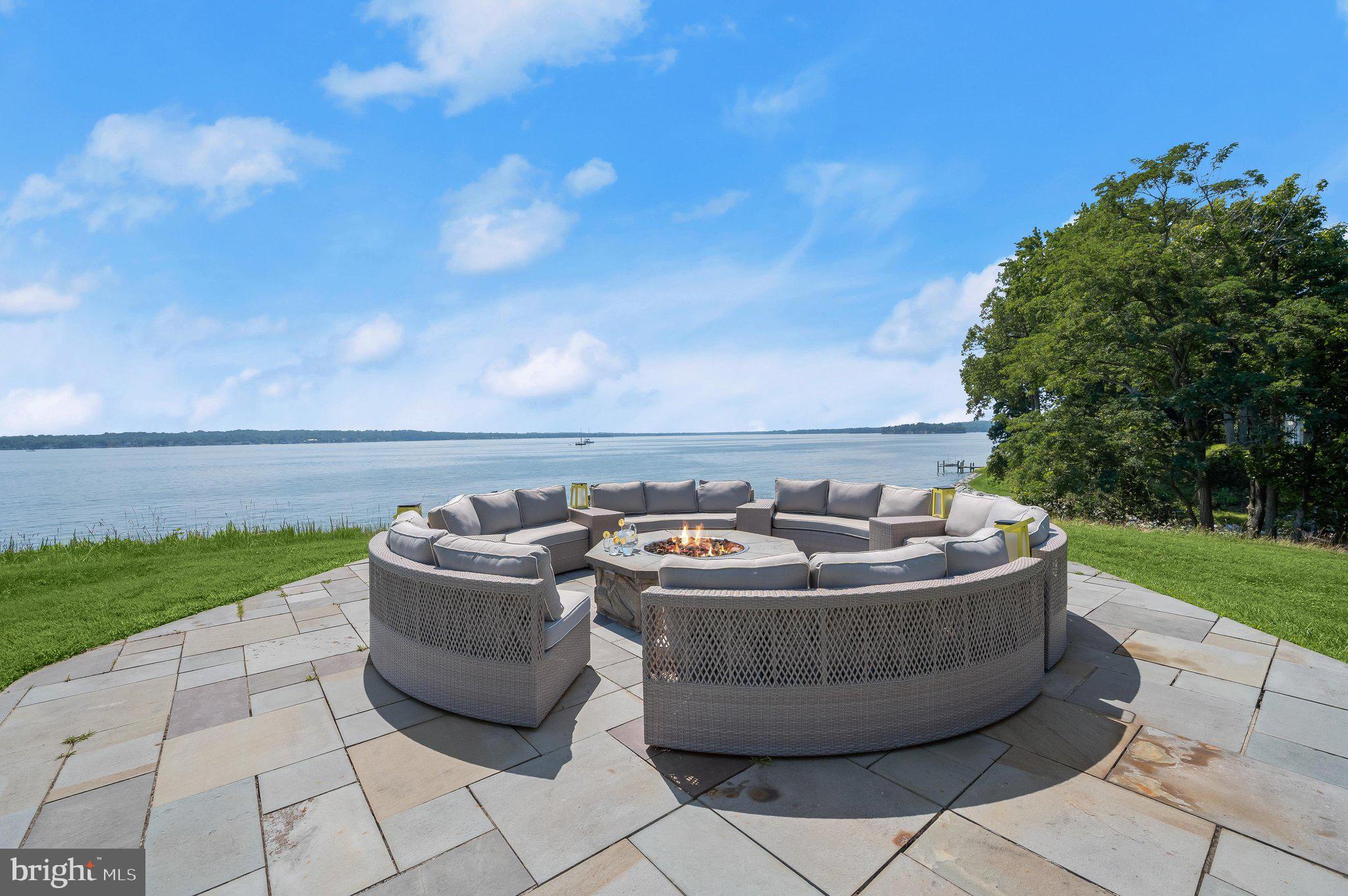 GIBSON ISLAND - Residential