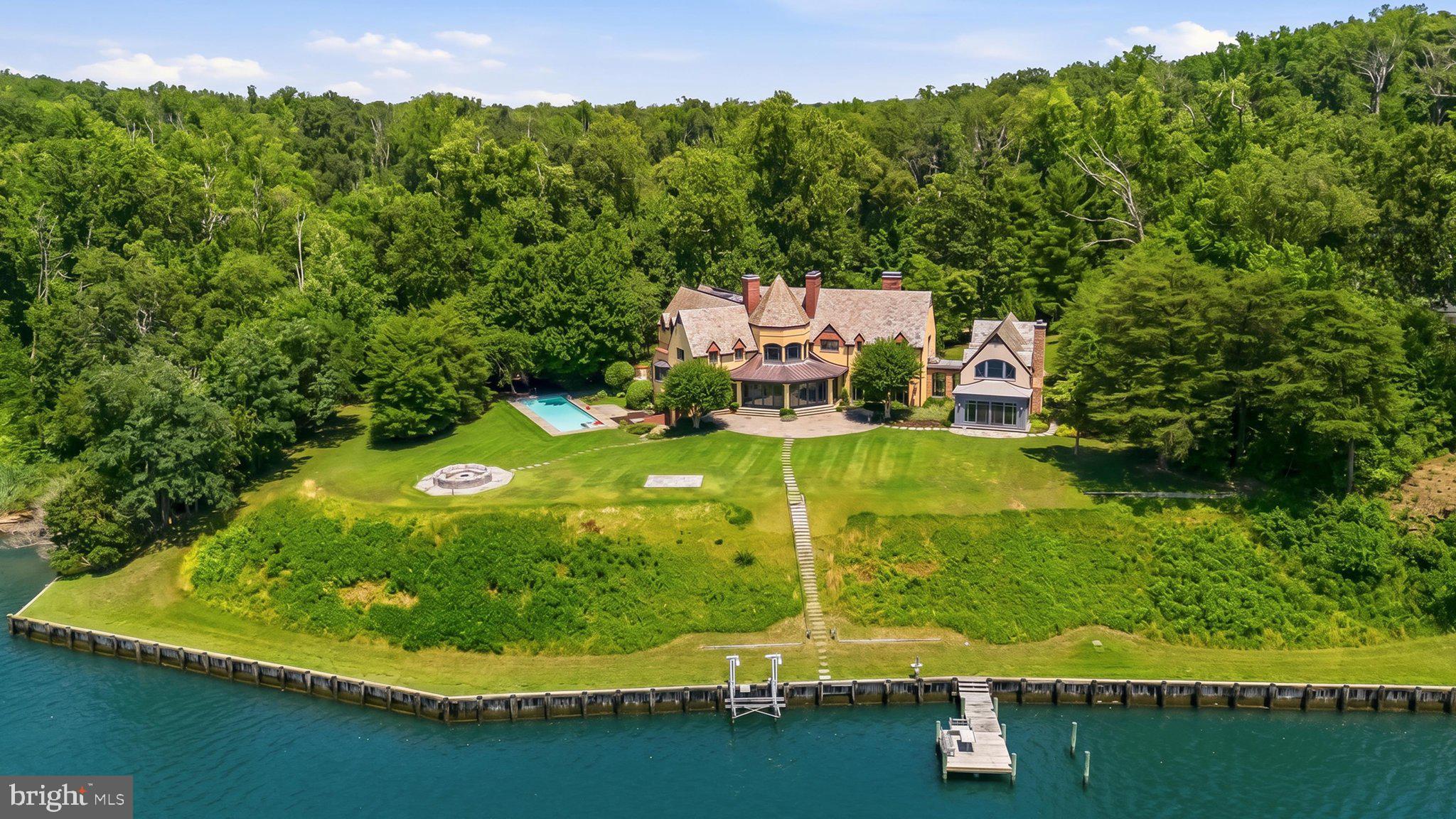 GIBSON ISLAND - Residential