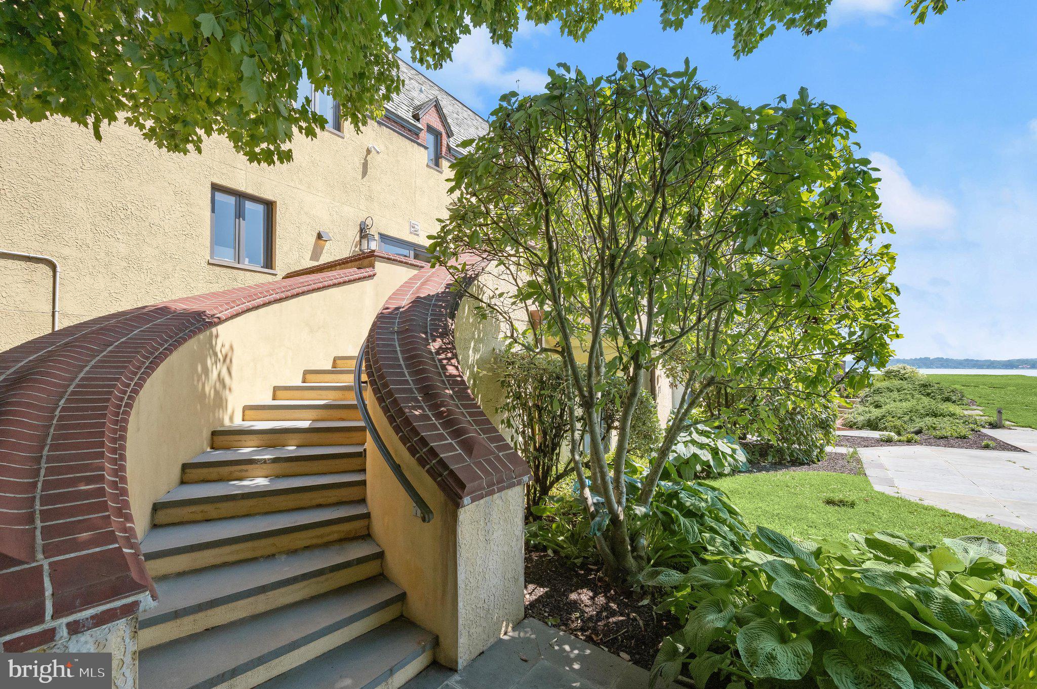 GIBSON ISLAND - Residential