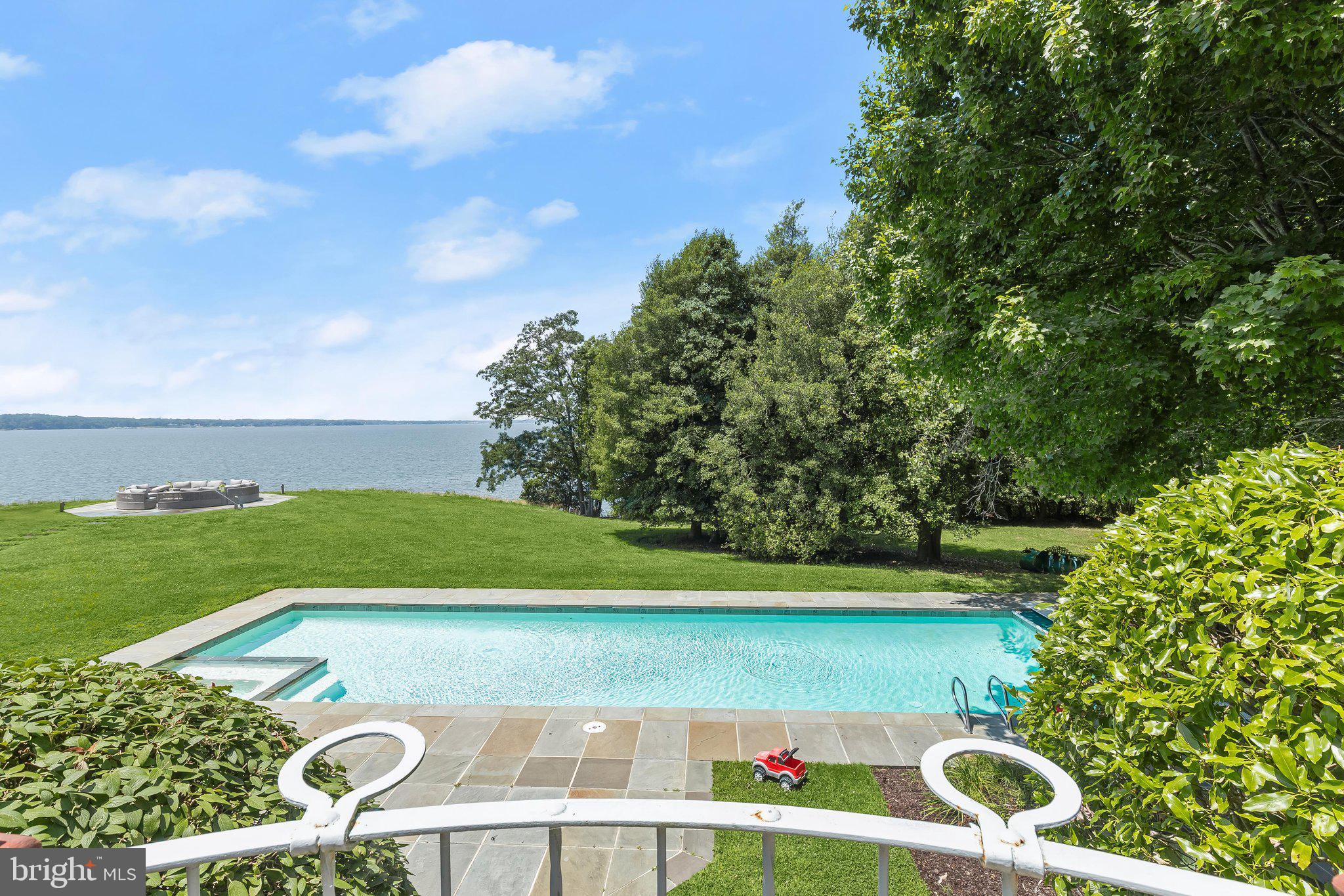 GIBSON ISLAND - Residential