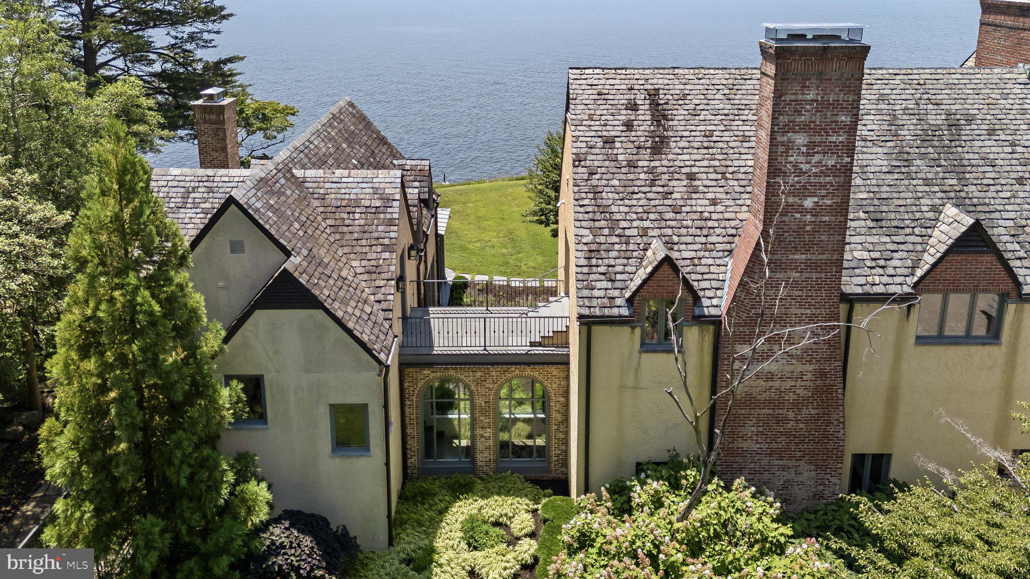 GIBSON ISLAND - Residential