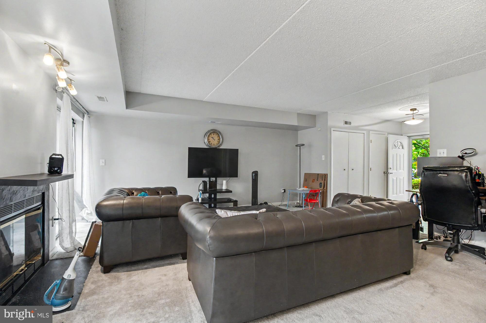 ANNEN WOODS - Residential