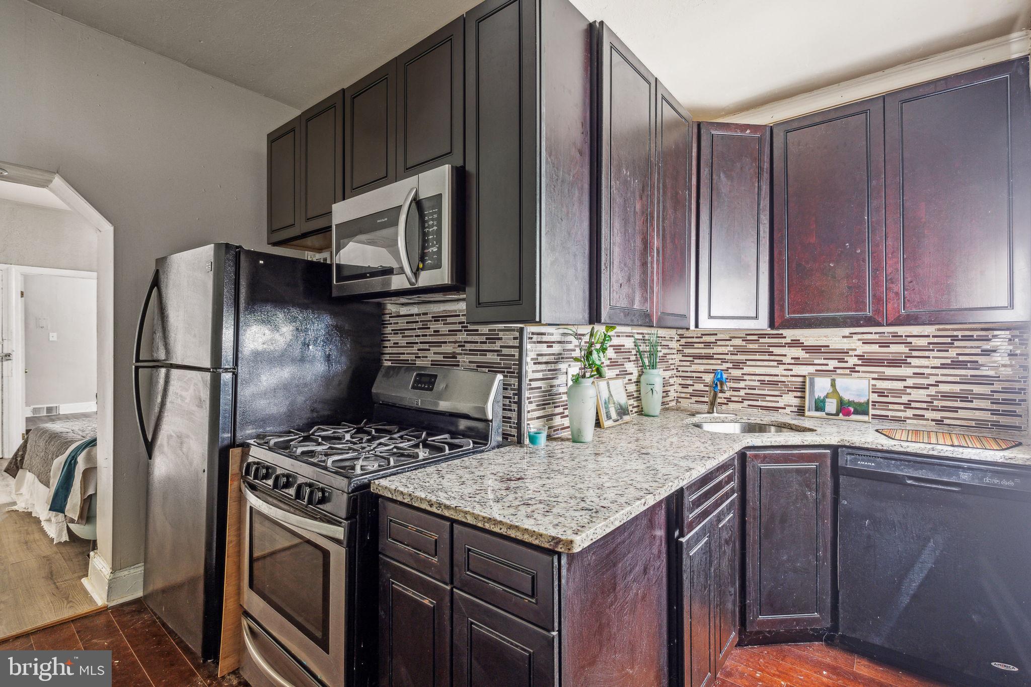 POINT BREEZE - Residential