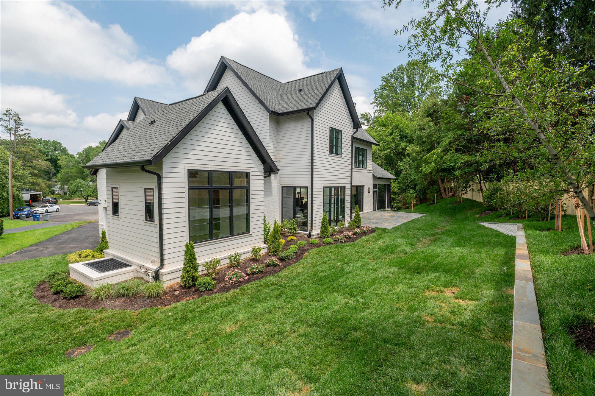 BROYHILL LANGLEY ESTATES - Residential