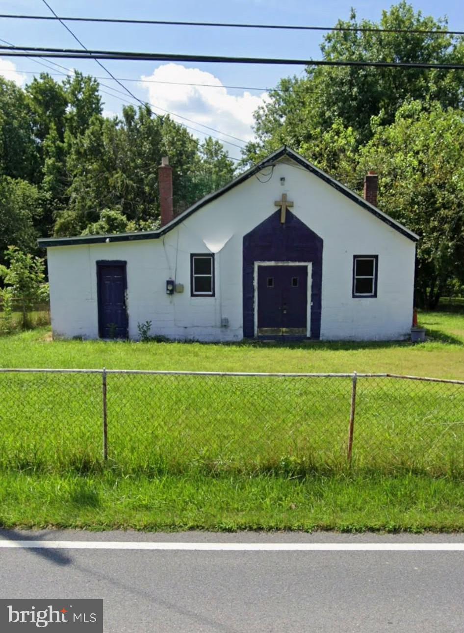 Great opportunity! Rebuild or renovate this one! Owner has architect plans if interested, thanks for showing!