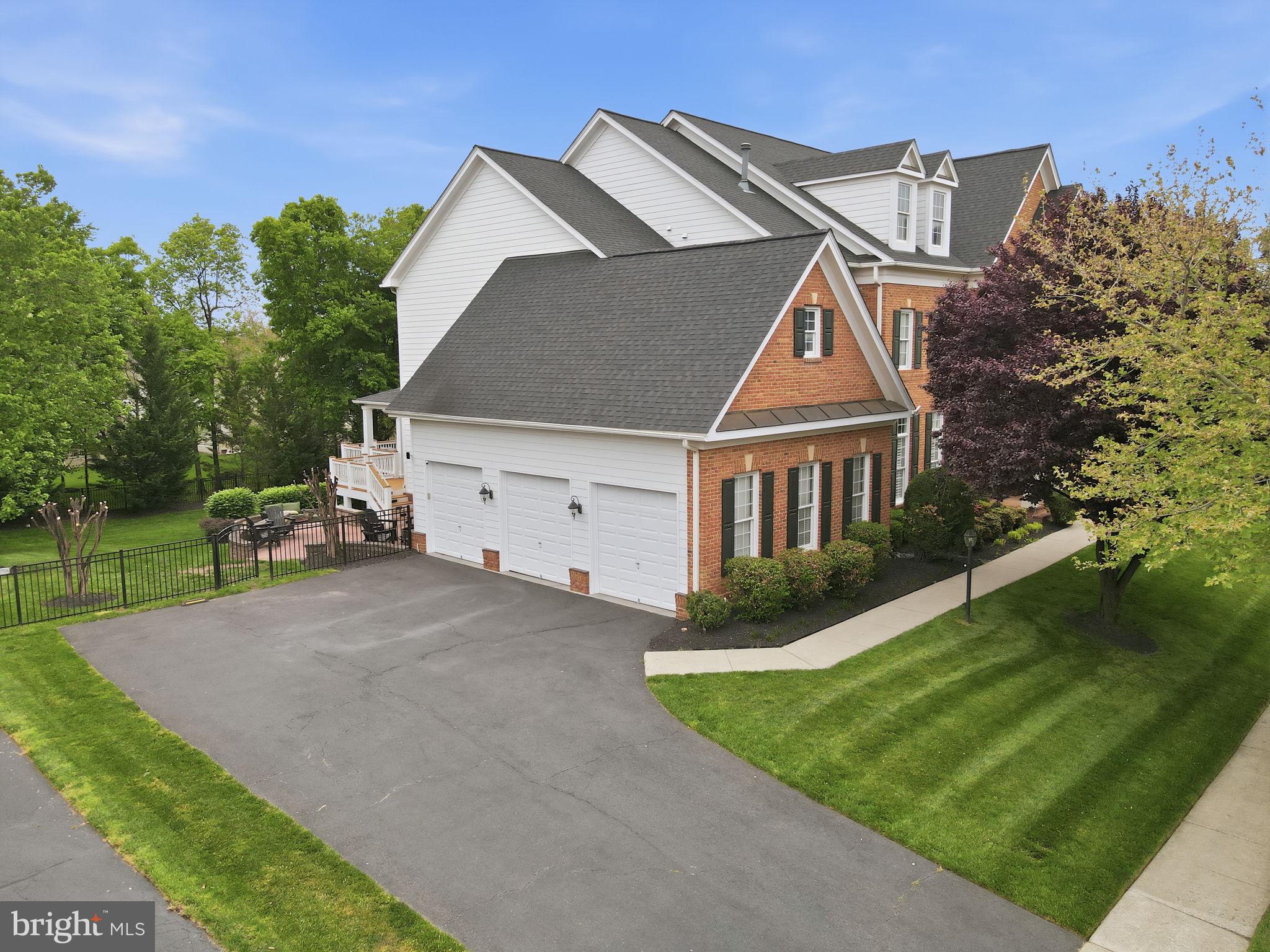 LANSDOWNE ON THE POTOMAC - Residential