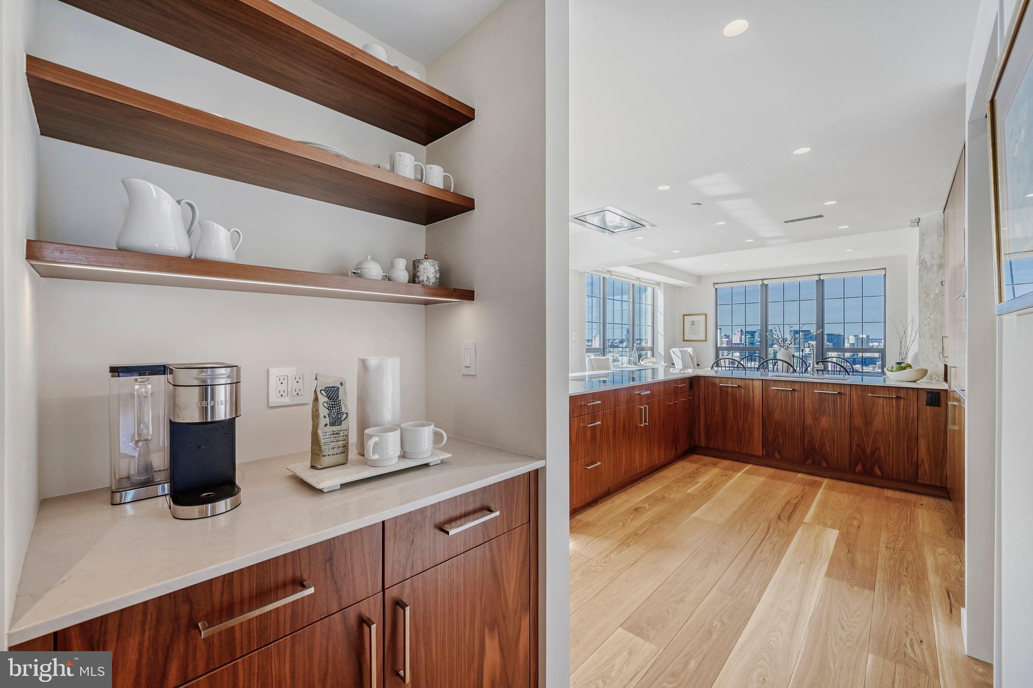 LOCUST POINT - Residential