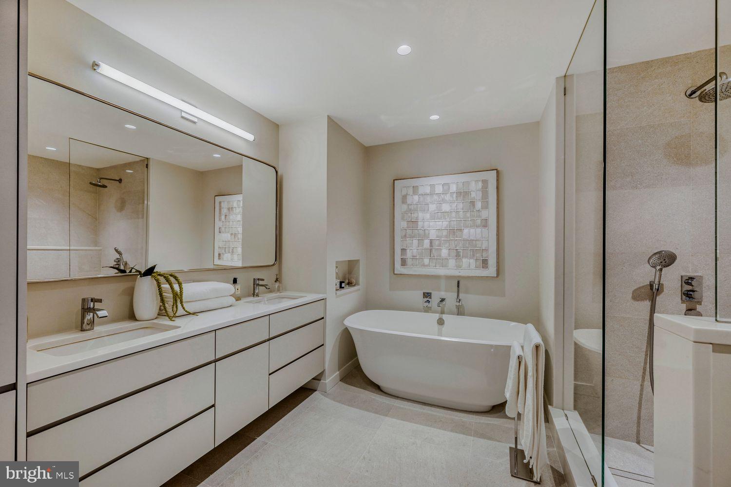 LOCUST POINT - Residential