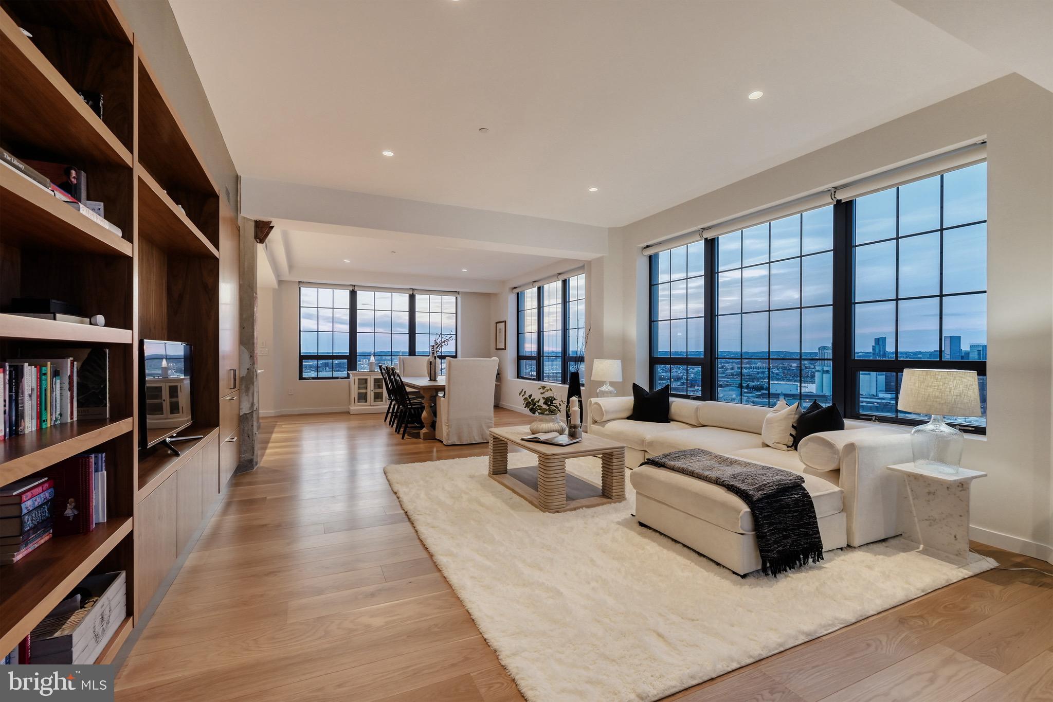 LOCUST POINT - Residential