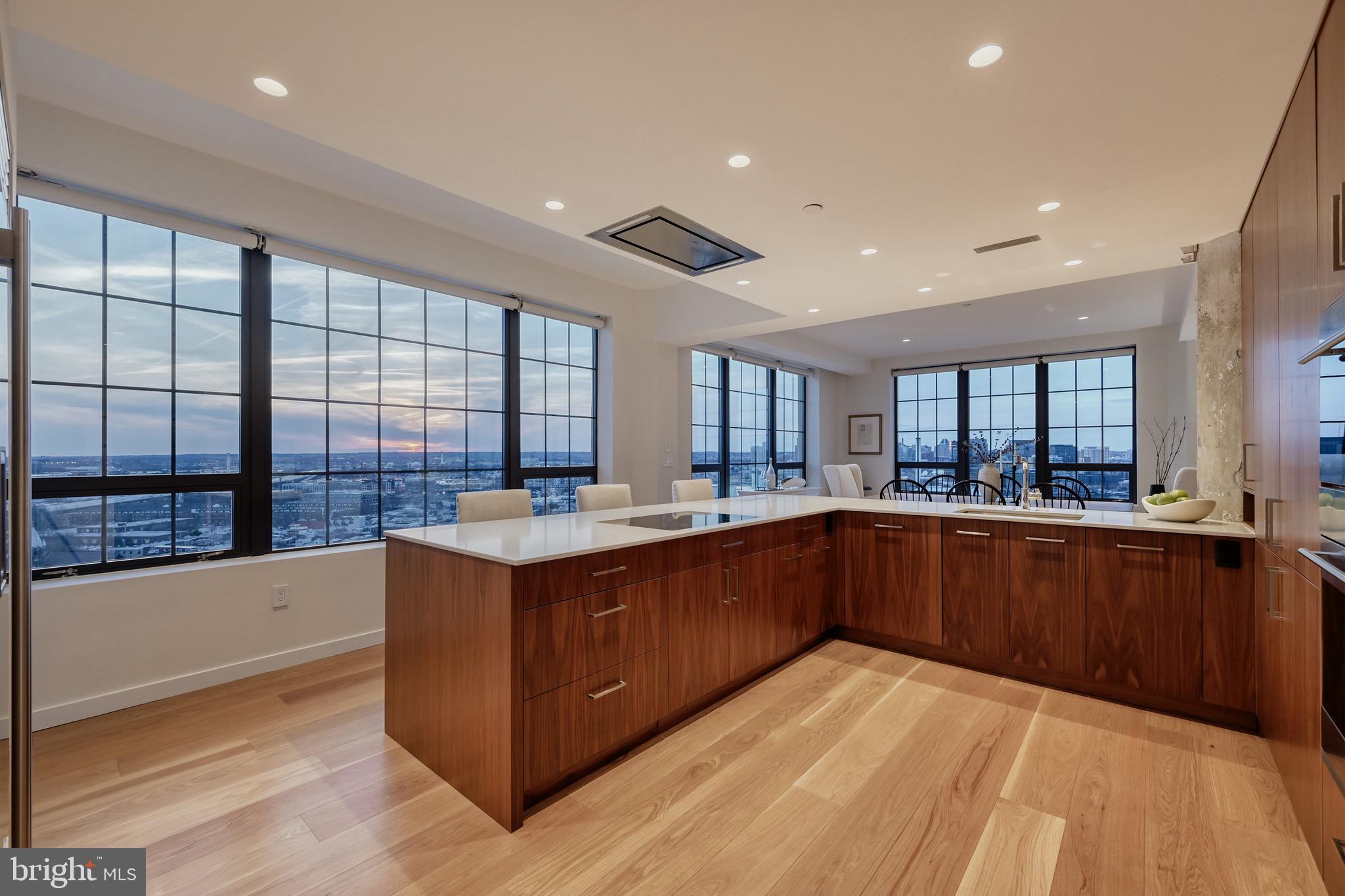 LOCUST POINT - Residential